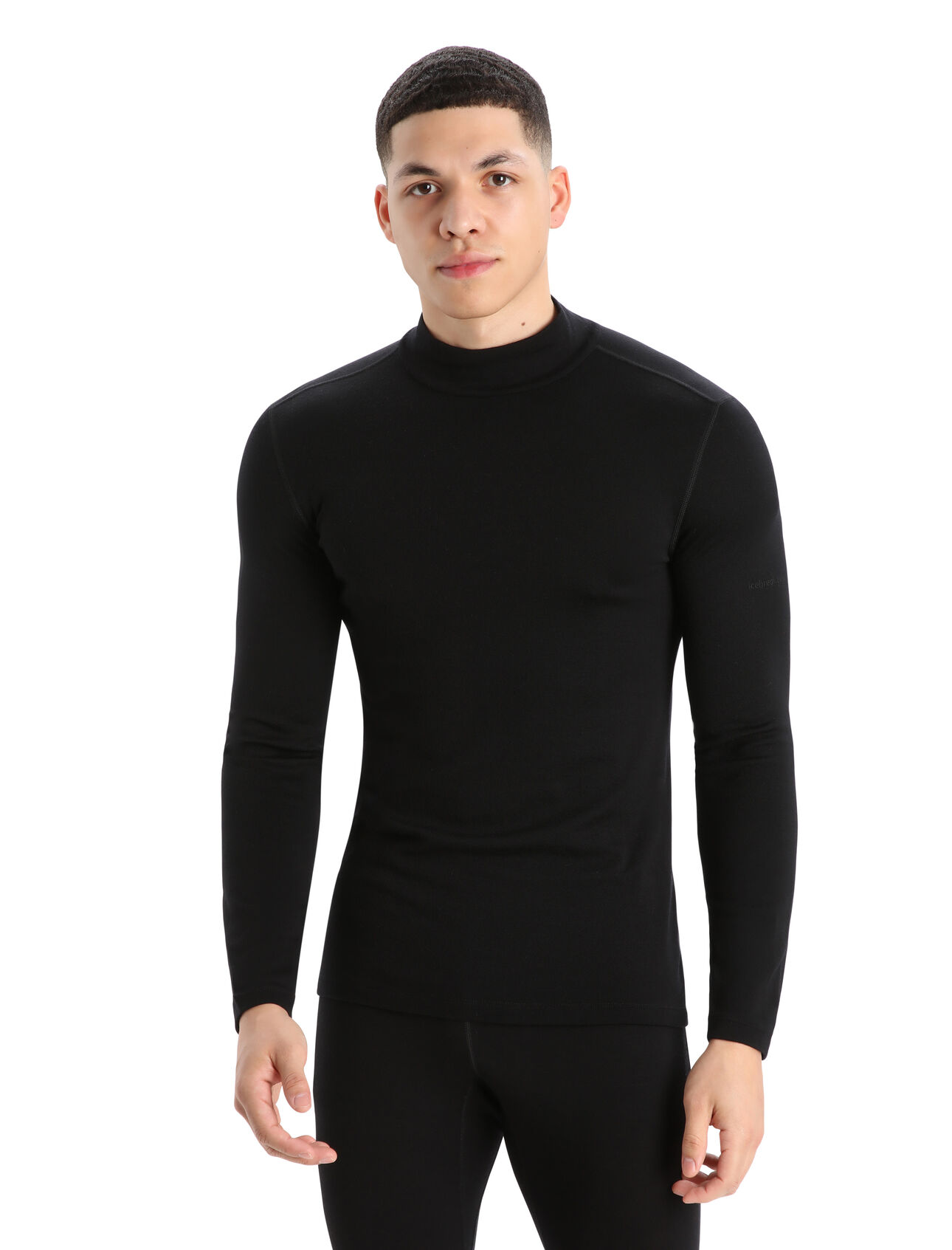 Mens Merino 260 Tech Long Sleeve Turtleneck Thermal Top An incredibly warm merino base layer for the coldest months of the year, the 260 Tech Long Sleeve Turtleneck is a go-to piece for winter layering—ideal for skiing, snowshoeing and other cold-weather pursuits.