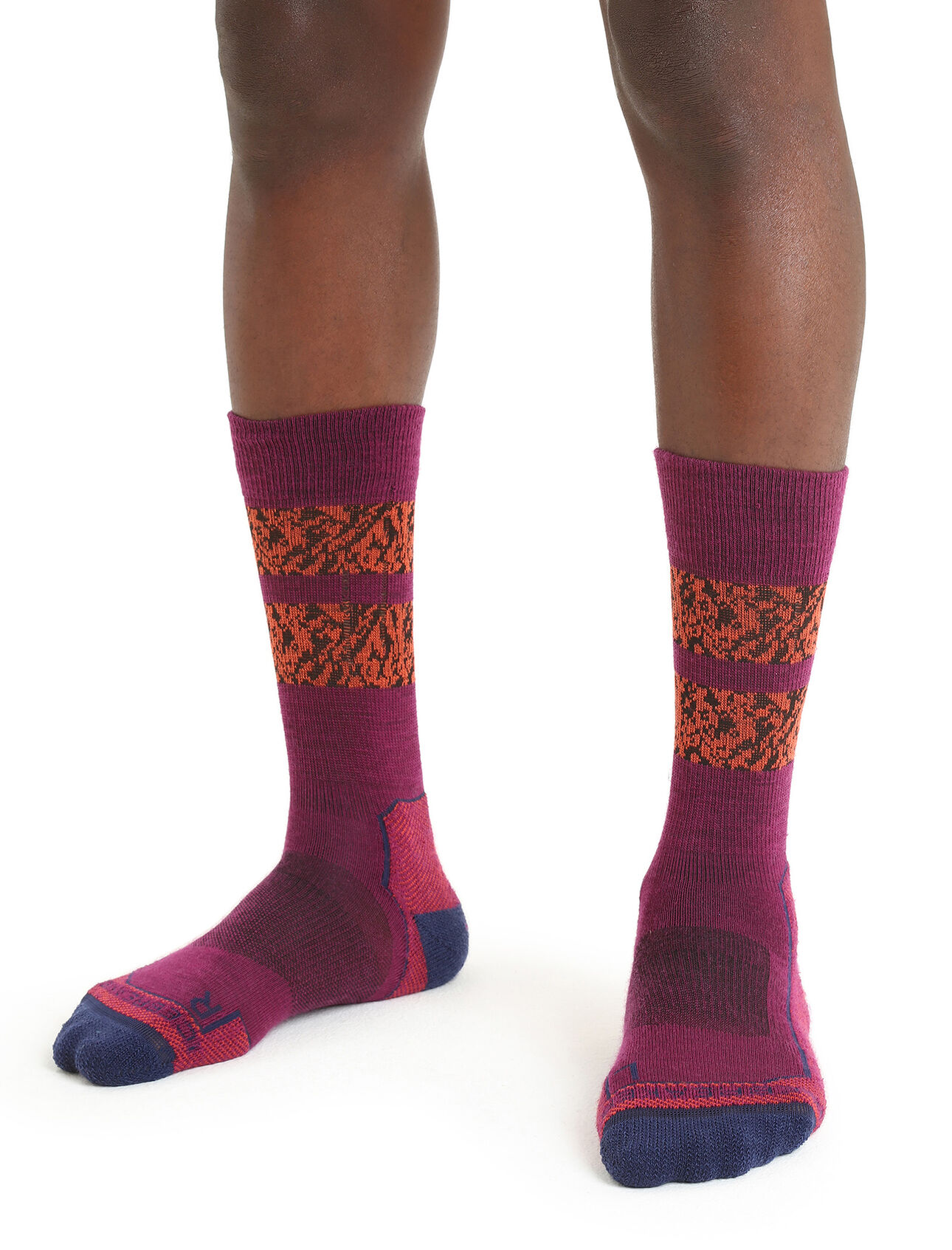 Mens Merino Hike+ Light Crew Natural Summit Socks Durable, crew-length merino wool socks that are stretchy, breathable, and naturally odor-resistant with full cushion, the Hike+ Light Crew Natural Summit socks feature an anatomical sculpted design for day hikes and backpacking trips.