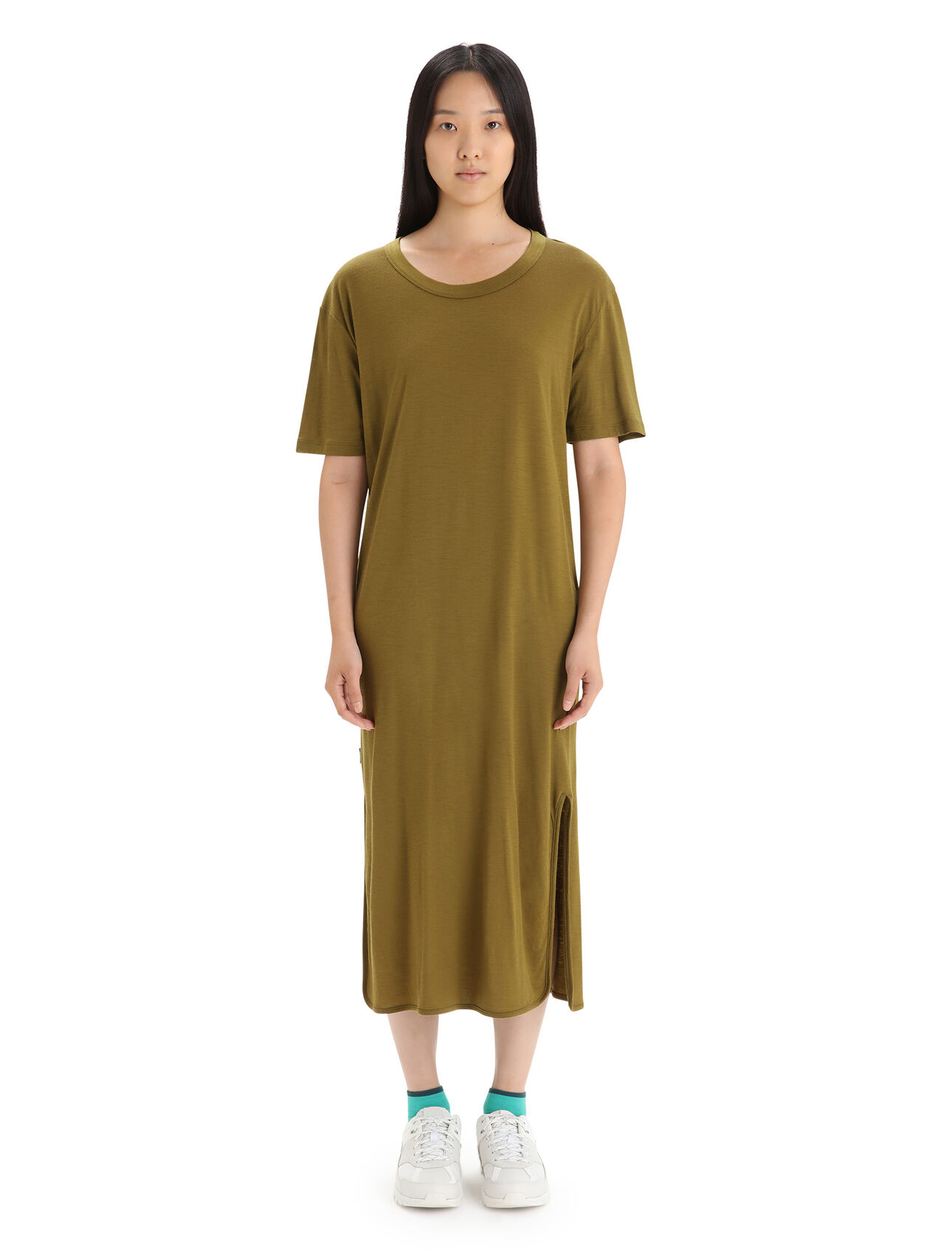 Womens Merino Granary Dress A stylish midi tee dress perfect for lounging or casual everyday excursions, the Granary Tee Dress features soft and breathable 100% merino wool fabric for comfort and style.