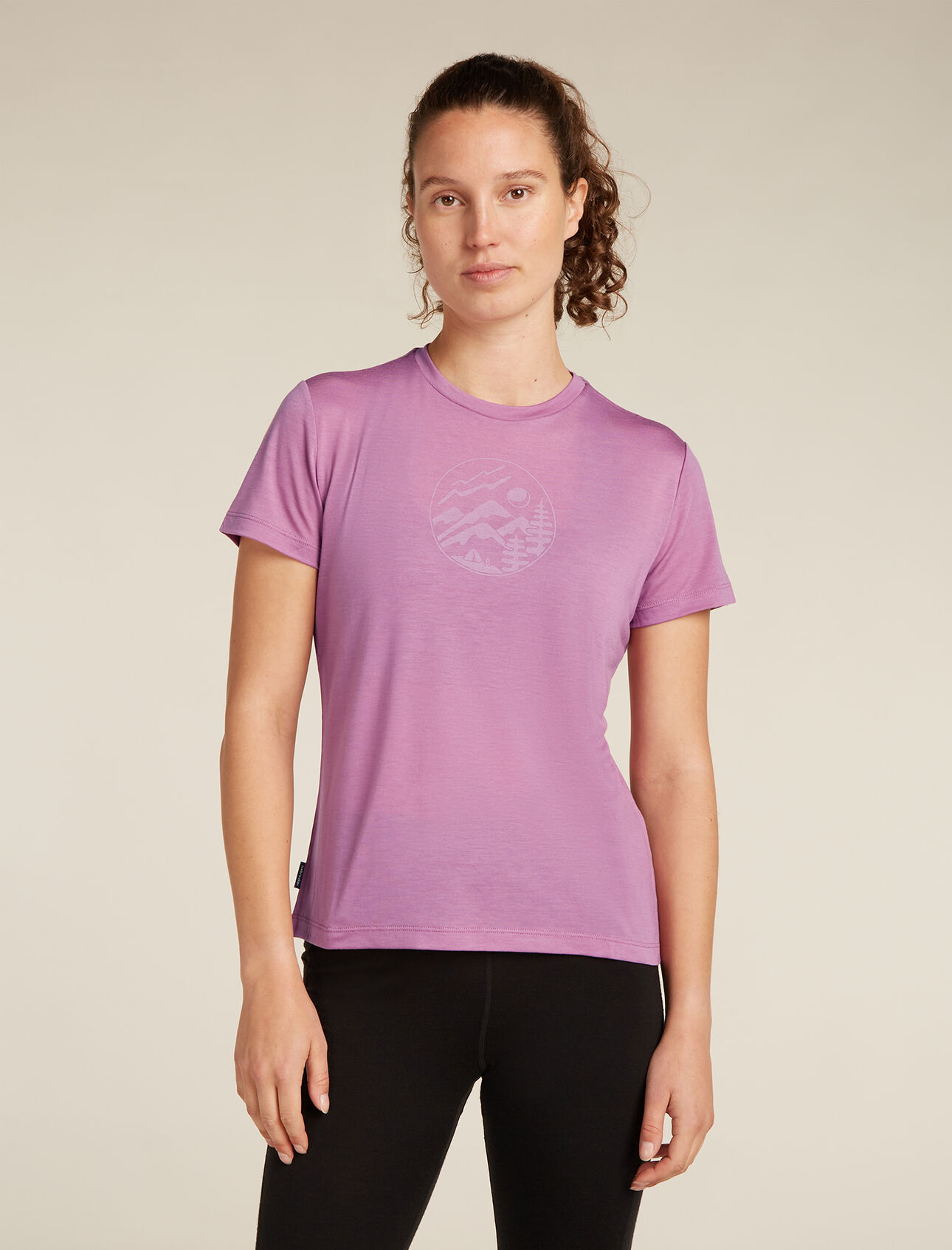 Womens Merino Blend Core Short Sleeve T-Shirt Camping Circle A streamlined, classic-fit T-shirt made with a blend of sustainable TENCEL™ Lyocell and merino wool fibres, the Merino Blend Core Short Sleeve Tee Camping Circle offers optimal breathability, comfort and odour resistance for everyday adventures. The simple graphic artwork features a scenic mountain campsite underneath the full moon. 