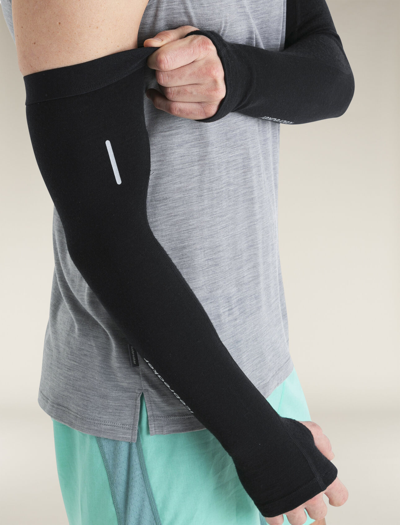 Unisex Merino 200 ZoneKnit™ Arm Sleeves Simple, stretchy and versatile arm sleeves ideal for breathable warmth and light compression on runs and other fast-paced pursuits, the Merino 200 ZoneKnit™ Arm Sleeves feature 100% merino wool jersey fabric with strategic mesh panels for ventilation.