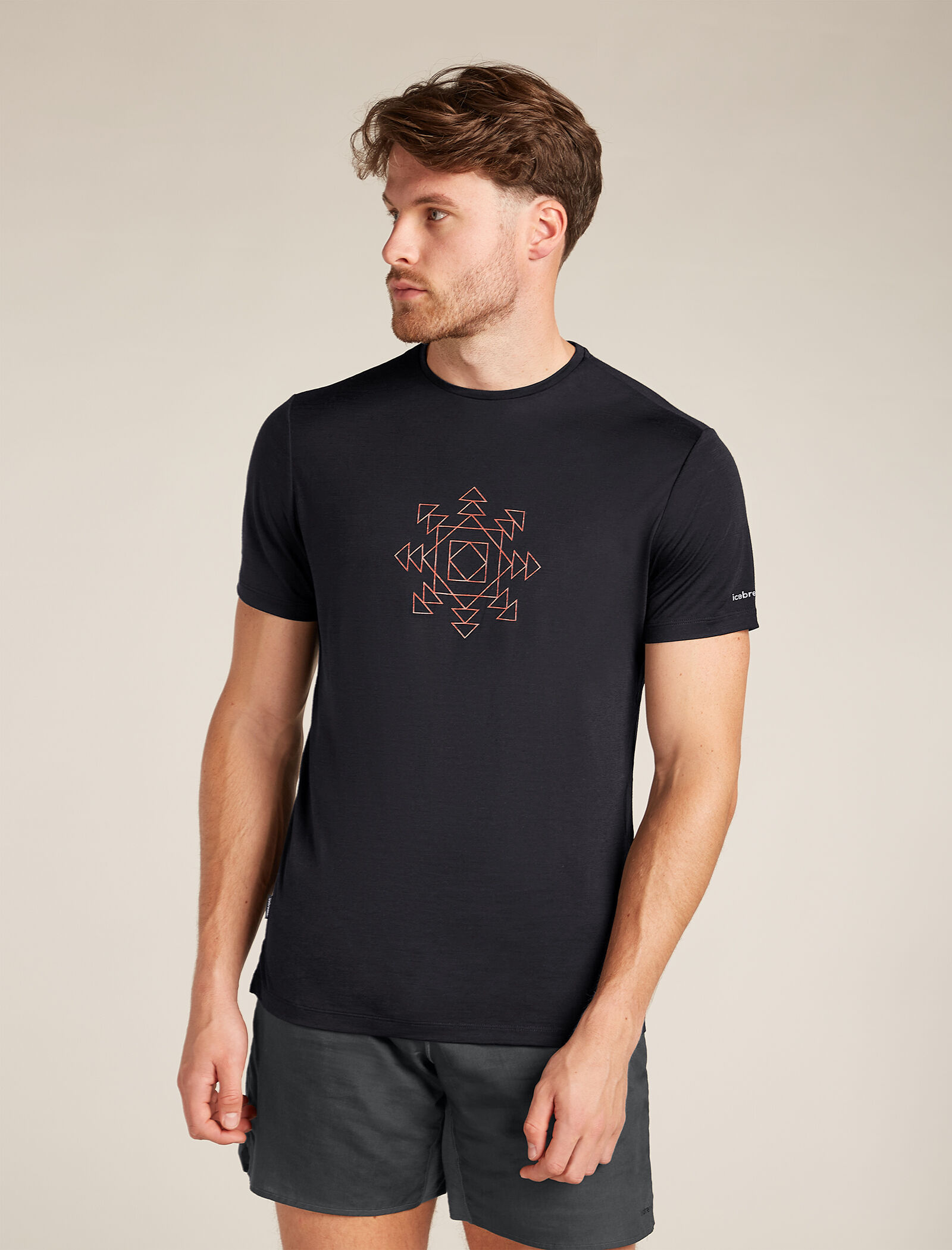 Men's Merino Wool Clothing | Outdoor Clothing | icebreaker®