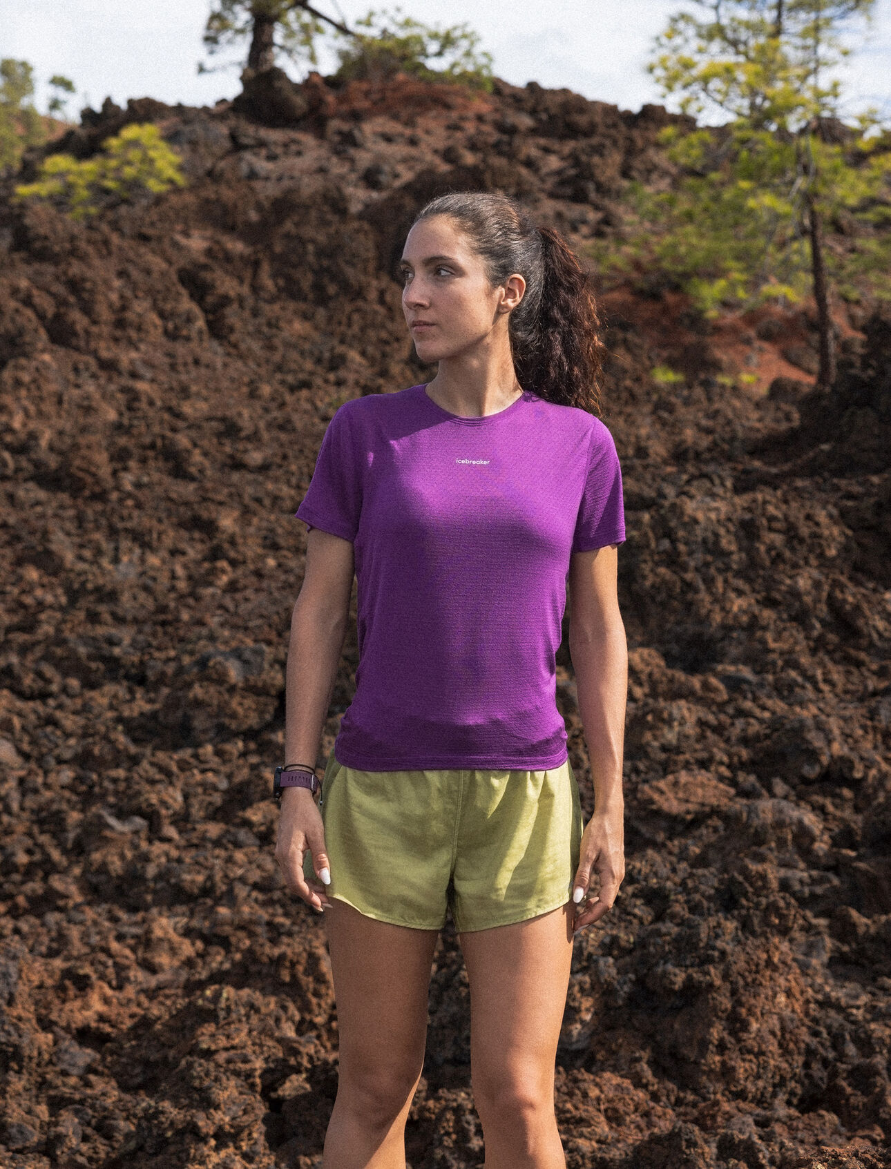 Womens Merino Blend 125 Cool-Lite™ Speed Short Sleeve Slit Back T-Shirt A lightweight, breathable performance tee featuring Cool-Lite™eyelet mesh throughout, the Merino 125 Cool-Lite™ Speed Short Sleeve Tee is ideal for running and any other high-intensity pursuits in warm conditions.