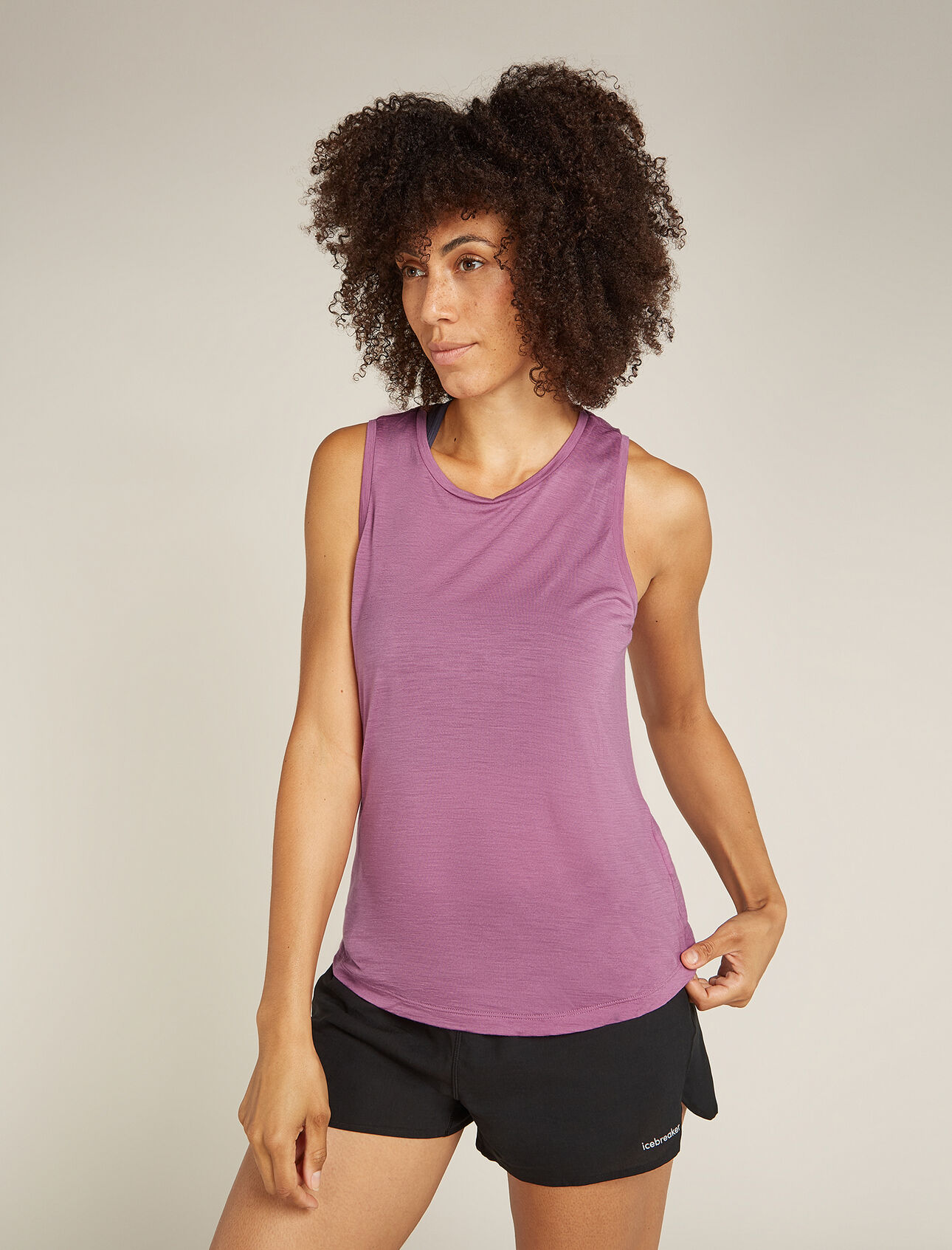 Womens Merino Blend 125 Cool-Lite™ Sphere Tank Soft, comfortable and versatile for a wide variety of active pursuits, the Merino 125 Cool-Lite™ Sphere III Tank features our lightweight Cool-Lite™ merino jersey.