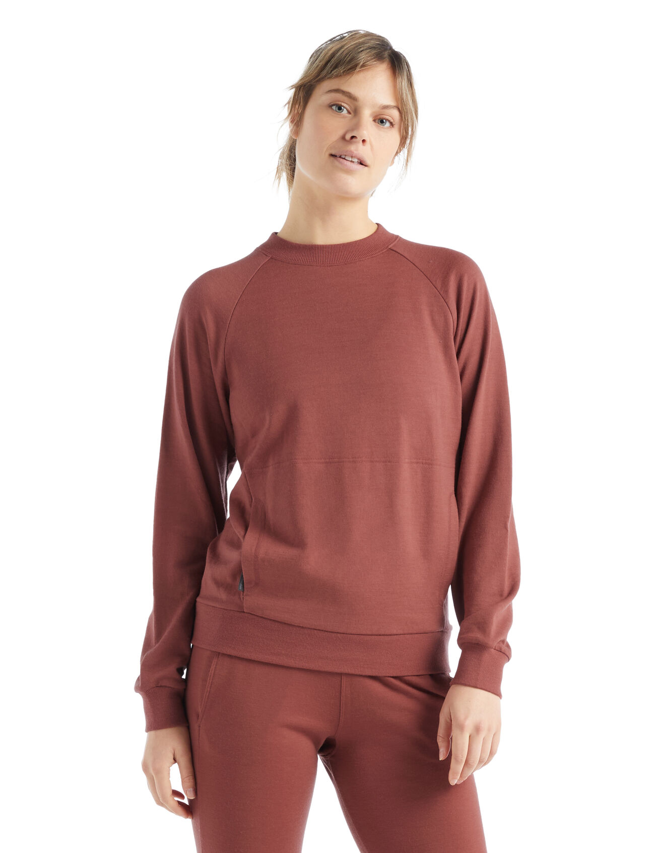 Womens Merino Helliers Terry Long Sleeve Sweatshirt  A classic, everyday sweatshirt ideal for cool-weather layering, the Helliers Terry Long Sleeve Sweatshirt features 100% merino wool terry fabric for super-soft comfort and natural breathability. 