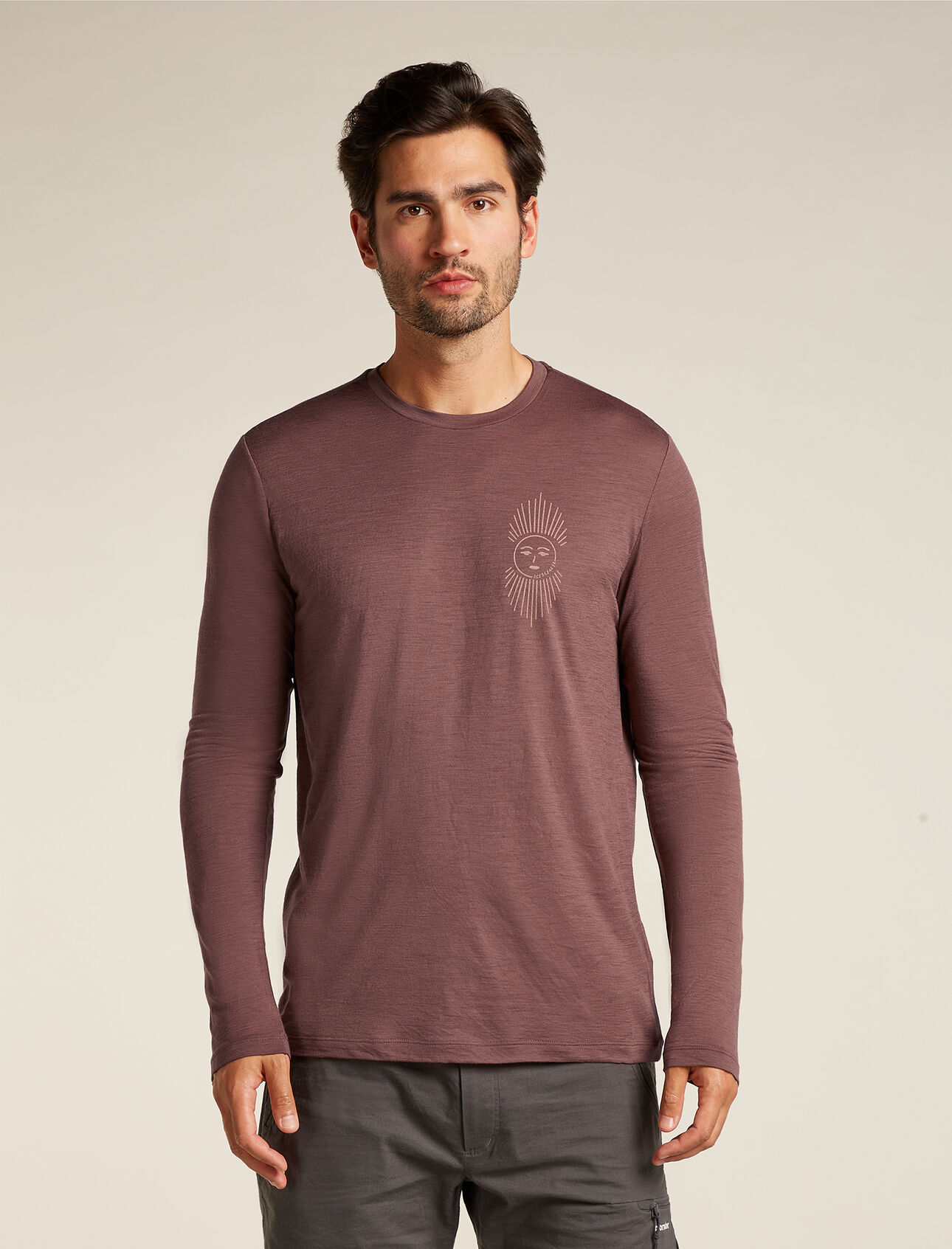 Mens Merino 150 Tech Lite Long Sleeve T-Shirt IB Solar Our most versatile tech tee that provides comfort, breathability and odour-resistance for four seasons worth of adventure, the Merino 150 Tech Lite Long Sleeve Tee IB Solar features 100% merino fabric for all-natural performance. The graphic illustration by Kinsey Hotchkiss draws inspiration from the California illustrative style and features a fun sun-ray design. 