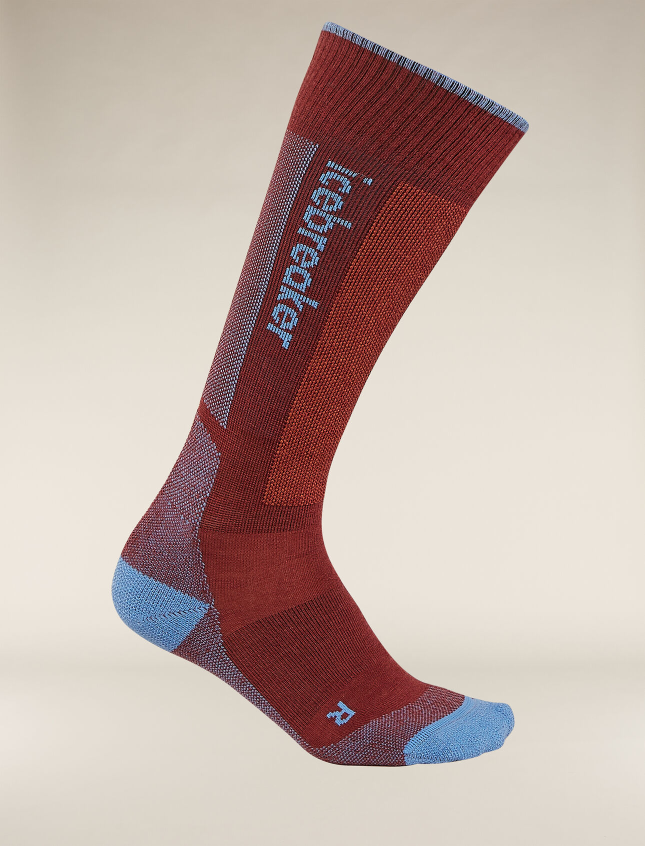 Merino Ski+ Medium Over The Calf Socks Femme Chaussettes de ski à coussinage complet conçues pour skier en station ou en pleine montagne, les mi-bas grammage moyen mérinos Ski+ sont composés dun mélange durable et respirant à base de laine mérinos.