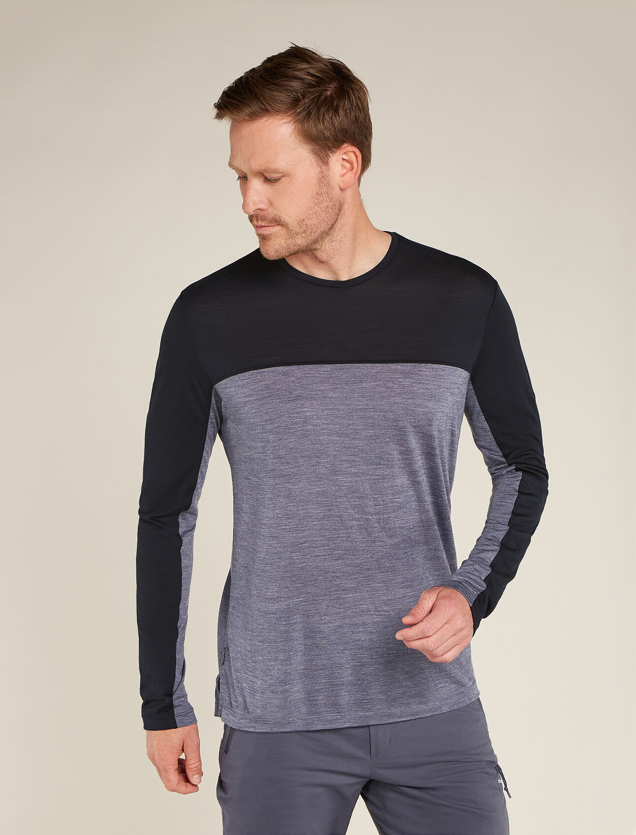 Mens Merino Blend 125 Cool-Lite™ Sphere Long Sleeve T-Shirt Colour Block Soft, comfortable and versatile for a wide variety of active pursuits, the Merino Blend 125 Cool-Lite™ Sphere Long Sleeve Tee Colour Block features our lightweight Cool-Lite™ merino-blend jersey.  