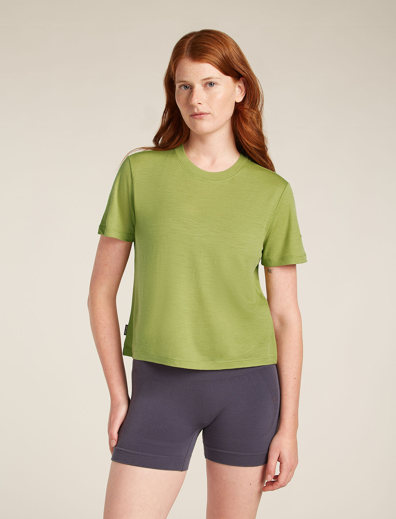 Womens Merino 150 Tech Lite Short Sleeve Crop T-Shirt Our most versatile tech tee that provides comfort, breathability and odour-resistance for four seasons worth of adventure, the Tech Lite III Short Sleeve Crop Tee features 100% merino for all-natural performance with a modern cropped silhouette.