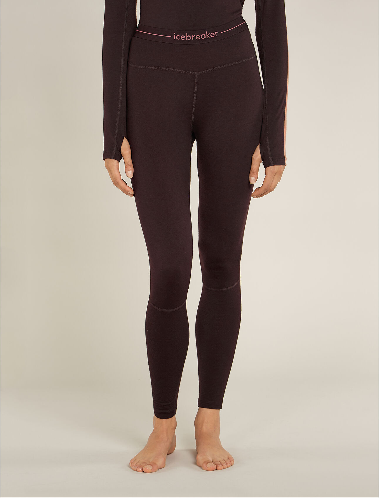 Dames 260 ZoneKnit™ legging van merinowol De 260 ZoneKnit™ legging is een zware base layer legging die is gemaakt om de temperatuur te reguleren tijdens intensieve activiteiten. De legging is gemaakt van 100% zuivere en natuurlijke merinowol. 