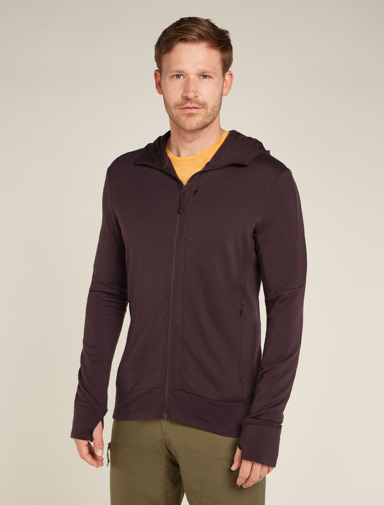 Mens Merino 260 Quantum Long Sleeve Zip Hoodie A slim-fit mid layer that’s ideal for technical mountain adventures like hiking, skiing and climbing, the Merino 260 Quantum Long Sleeve Zip Hoodie naturally resists odours and helps regulate your body temperature thanks to its 100% merino wool fabric.