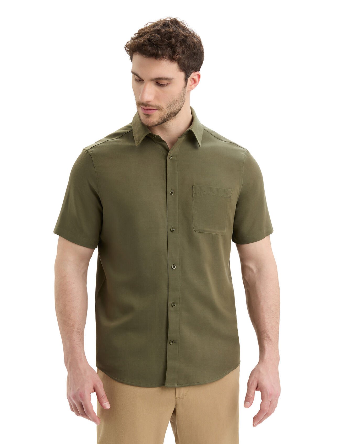 Herr Steveston kortärmad skjorta i merino  Steveston kortärmad skjorta är en klassisk och lättviktig skjorta som är tillverkad med vår ventilerande, vävda Cool-Lite™-merinoblandning. Den har en mångsidig design och erbjuder naturlig komfort. 