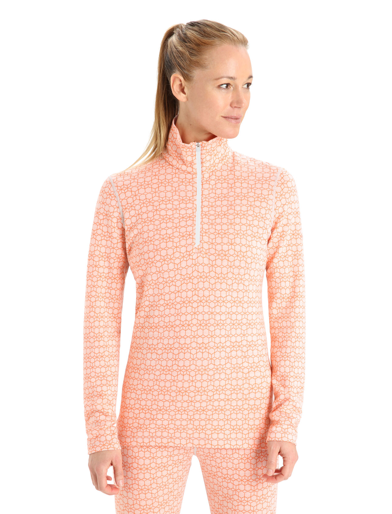Womens Merino 250 Vertex Long Sleeve Half Zip Thermal Top Alpine Geo An incredibly warm merino base layer with a unique jacquard pattern, the 250 Vertex Long Sleeve Half Zip Alpine Geo is a go-to piece for winter layering—ideal for skiing, snowshoeing and other cold-weather pursuits. The all-over graphic print draws inspiration from the fractal structure of a snowflake.
