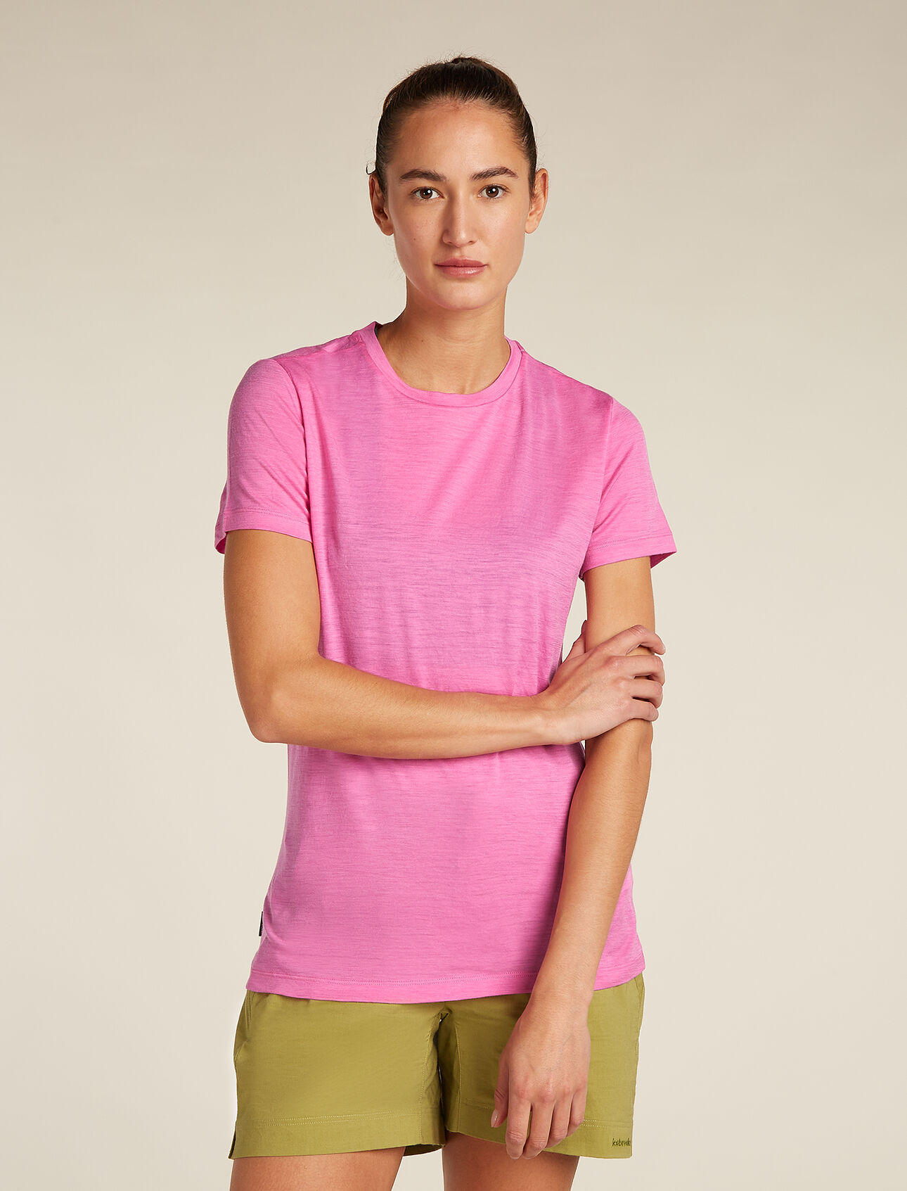 T-shirt 150 Tech Lite III en mérinos Femmes Haut technique ultra-polyvalent vous apportant confort, respirabilité et résistance aux odeurs dans vos aventures tout au long de l’année, le t-shirt manches courtes Tech Lite III est composé de laine 100 % mérinos pour une performance naturelle. 
