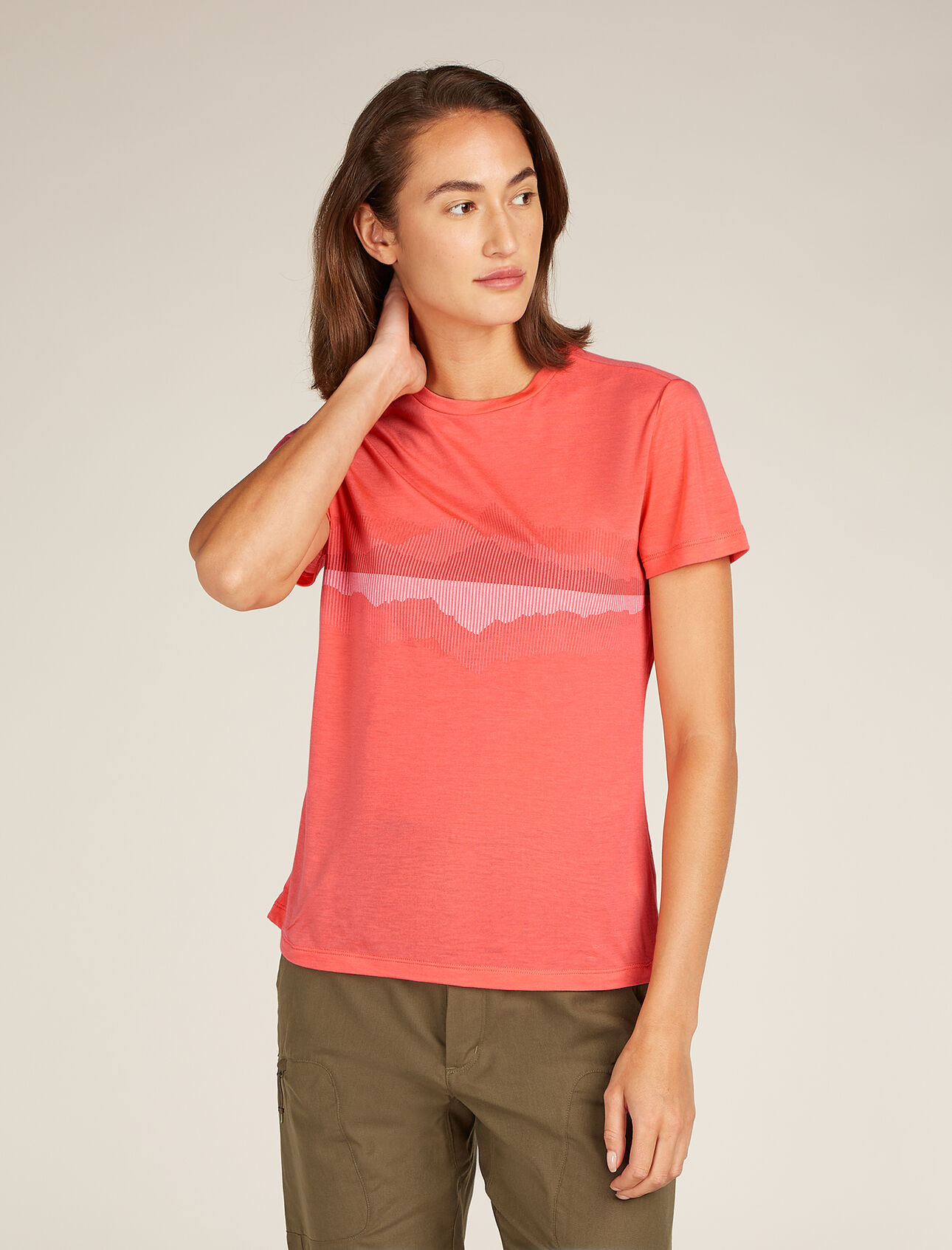 Womens Merino Blend Core Short Sleeve T-Shirt Cook Reflected A streamlined, classic-fit T-shirt made with a blend of sustainable TENCEL™ Lyocell and natural merino wool, the Merino Blend Core Short Sleeve Tee Cook Reflected offers optimal breathability, comfort and odour resistance for everyday adventures. The graphic artwork draws inspiration from New Zealand's Mt. Cook reflected in an alpine lake.
