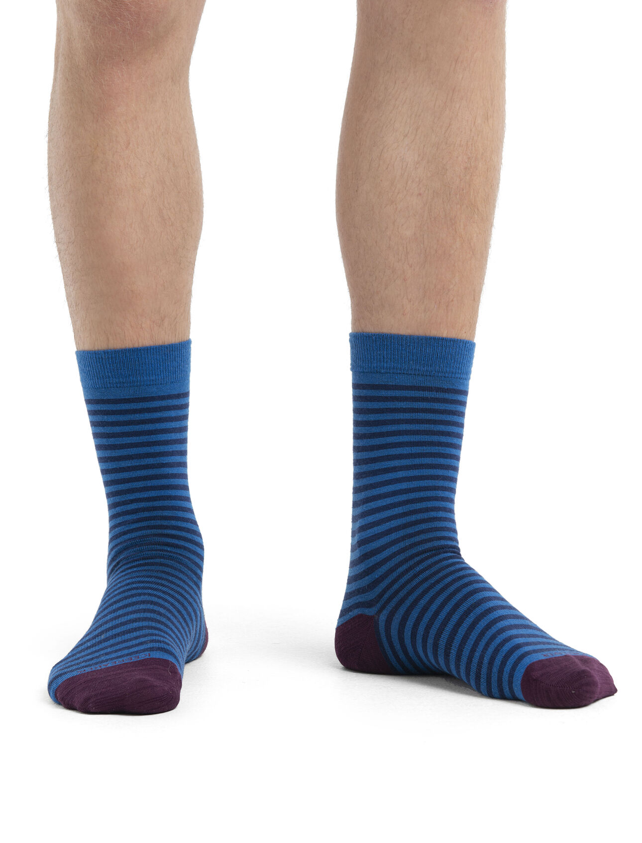 Mens Merino Lifestyle Fine Gauge Crew Stripe Socks Lightweight casual socks perfect for everyday use, the Lifestyle Fine Gauge Crew Stripe combines premium merino wool comfort with a durable construction.