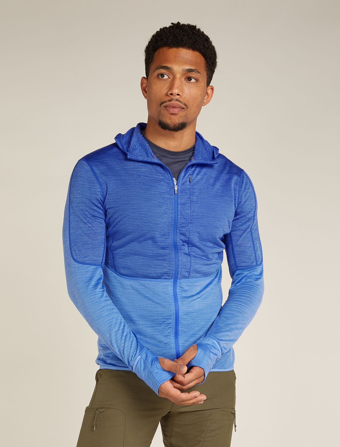 Mens Merino Blend 200 Realfleece™ Descender Long Sleeve Zip Hoodie A lightweight and versatile merino mid layer ideal for high-intensity pursuits in cool to cold conditions, the Merino Blend 200 Realfleece™ Descender Long Sleeve Half Zip features underarm panels of Cool-Lite™ mesh for optimal ventilation.