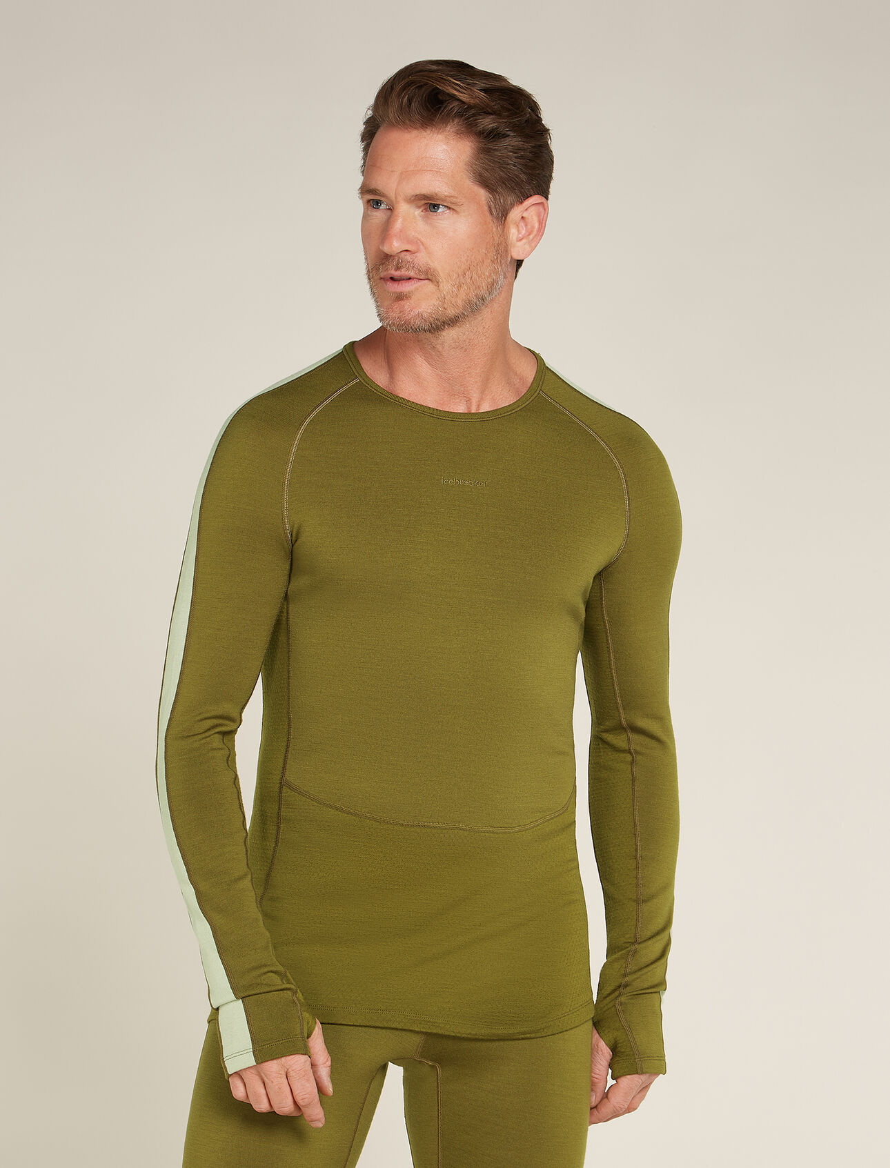 Mens 260 ZoneKnit™ Long Sleeve Crewe Thermal Top A heavyweight merino base layer top designed to help regulate temperature during high-intensity activity, the 260 ZoneKnit™ Long Sleeve Crewe features 100% pure and natural merino wool.