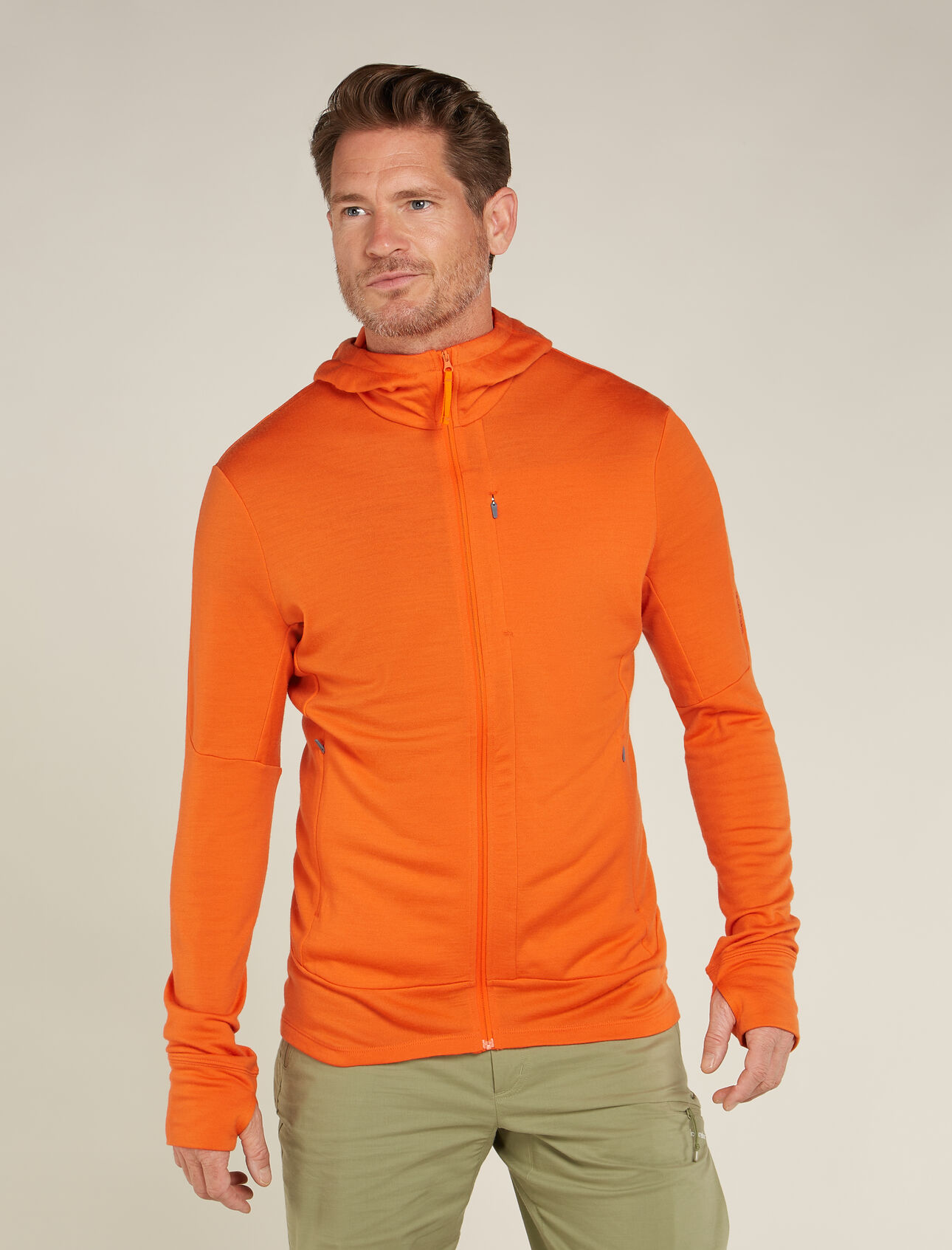 Mens Merino 260 Quantum Long Sleeve Zip Hoodie A slim-fit mid layer that’s ideal for technical mountain adventures like hiking, skiing and climbing, the Merino 260 Quantum Long Sleeve Zip Hoodie naturally resists odours and helps regulate your body temperature thanks to its 100% merino wool fabric.