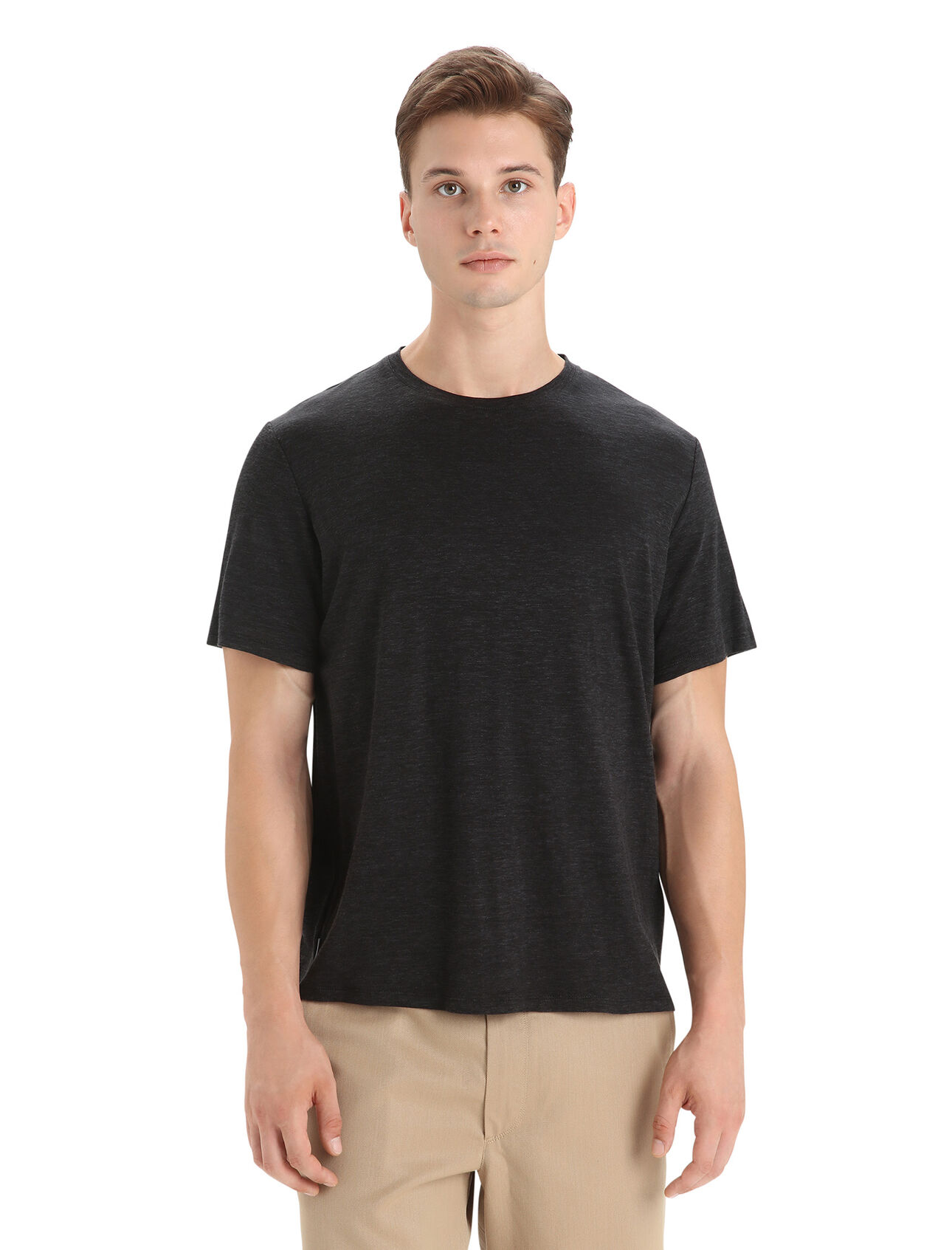 Mens Merino Linen Short Sleeve T-Shirt A lightweight, go-anywhere tee made with a soft blend of merino wool and linen, the Merino Linen Short Sleeve Tee is a staple for everyday comfort and style.