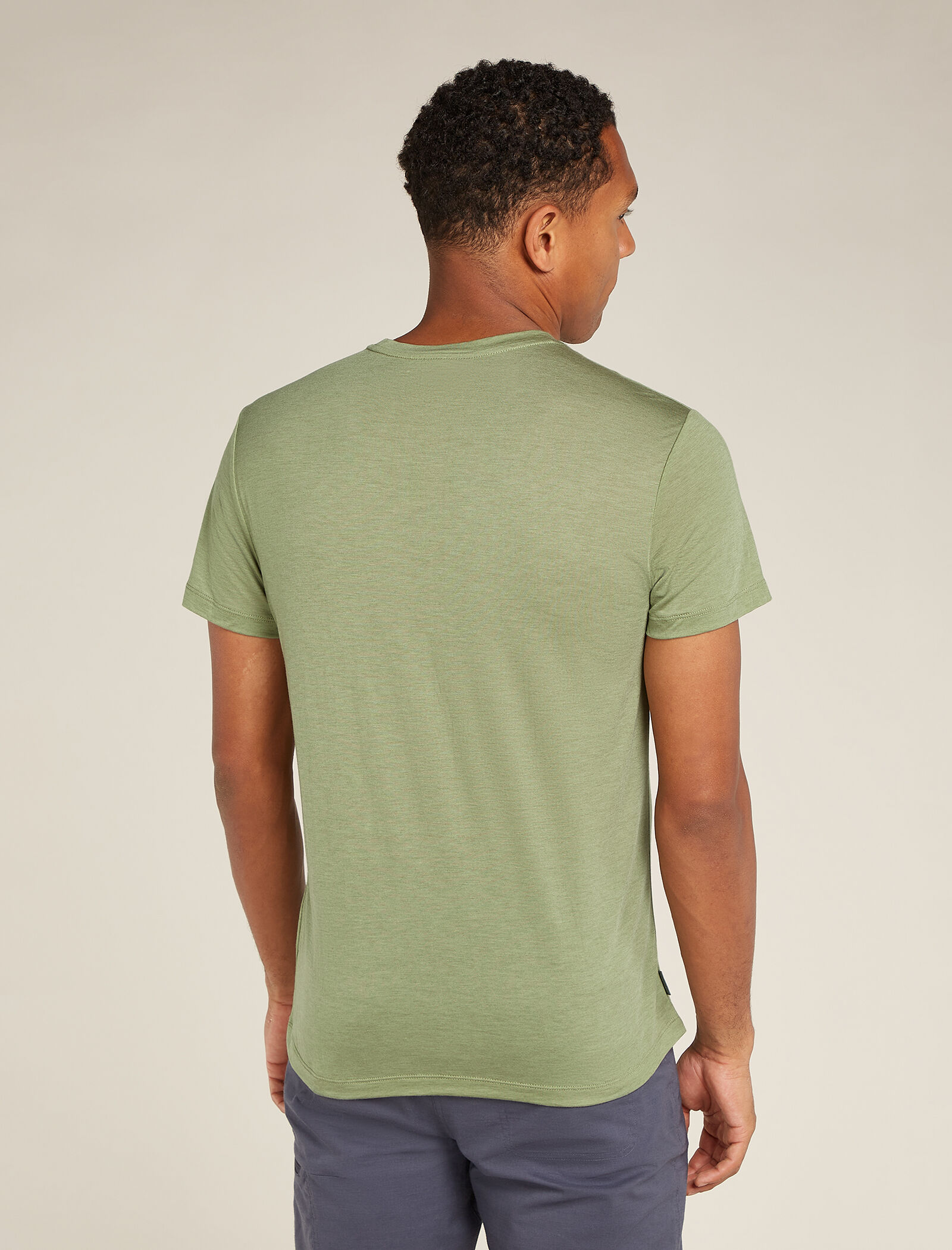 T-shirt mit sale aufdruck outlet