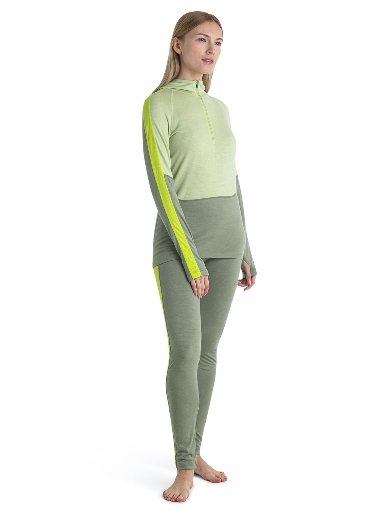 Merino 200 Sonebula Half-Zip-Thermo-Kapuzenshirt Damen Hergestellt aus unserem äußerst vielseitigen Merinojersey, das 200 Sonebula Half-Zip-Langarmshirt mit Kapuze ist ein technischer Base Layer, der bei sämtlichen Aktivitäten angenehme Wärme spendet.