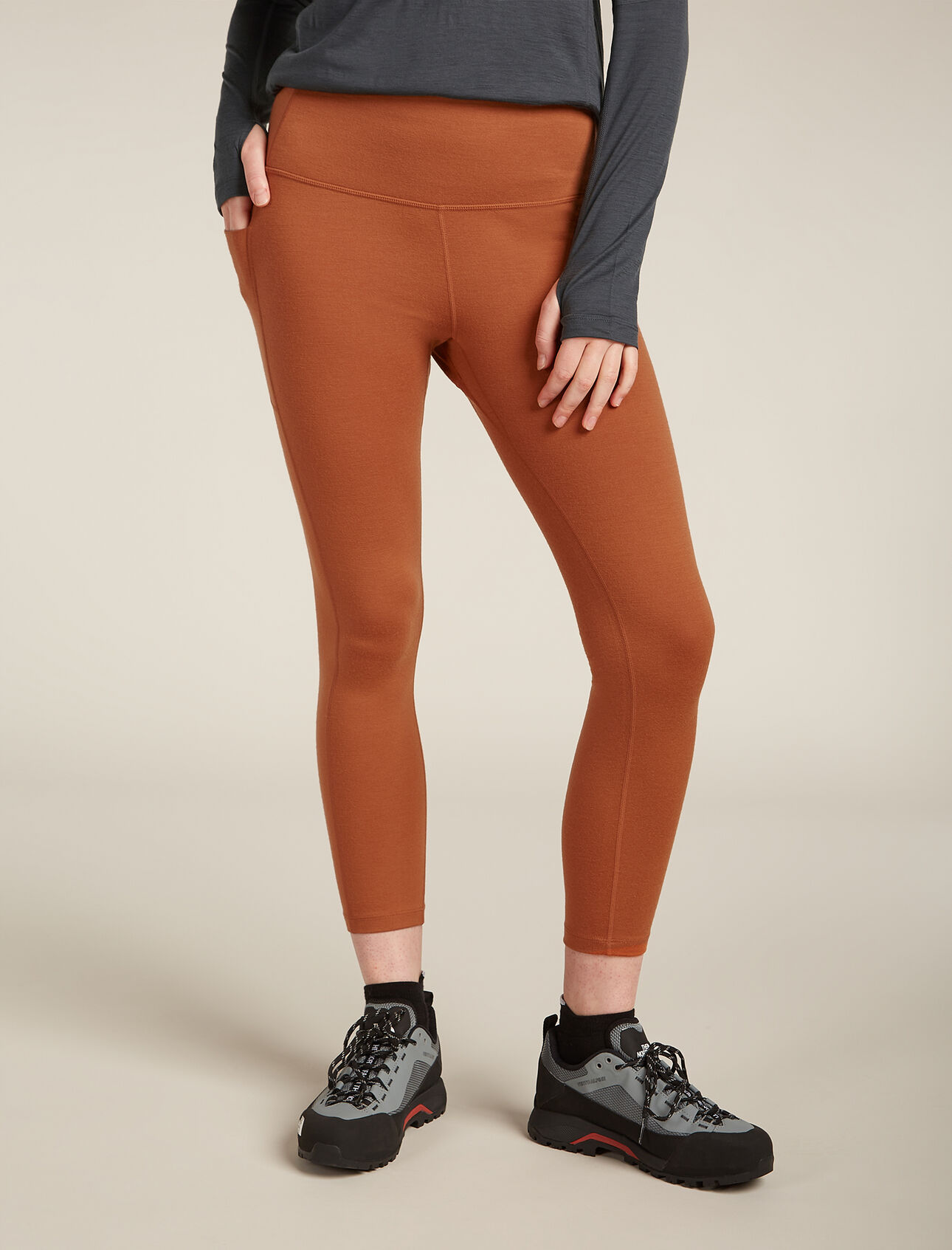 Womens Merino 260 Fastray 25 High Rise Tights Functional, form-fitting bottoms for active performance on or off the trail, the Fastray II 25" High Rise Tights feature a stretchy merino wool blend with an updated high waist for added coverage and comfort.