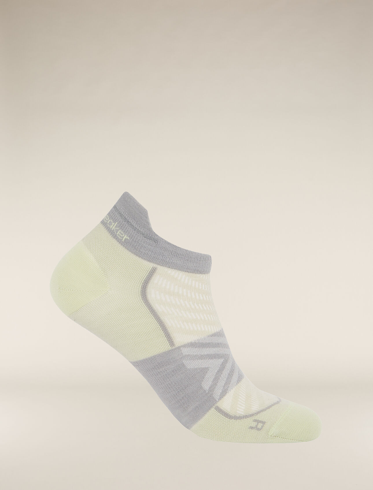 Mens Merino Blend Run+ Ultralight Micro Socks Thin, ultralight running socks made with a technical merino wool blend and no-show height, the Merino Run+ Ultralight Micro is perfect for runs of any length. A reflective stripe on the back helps keep you visible in low-light conditions.