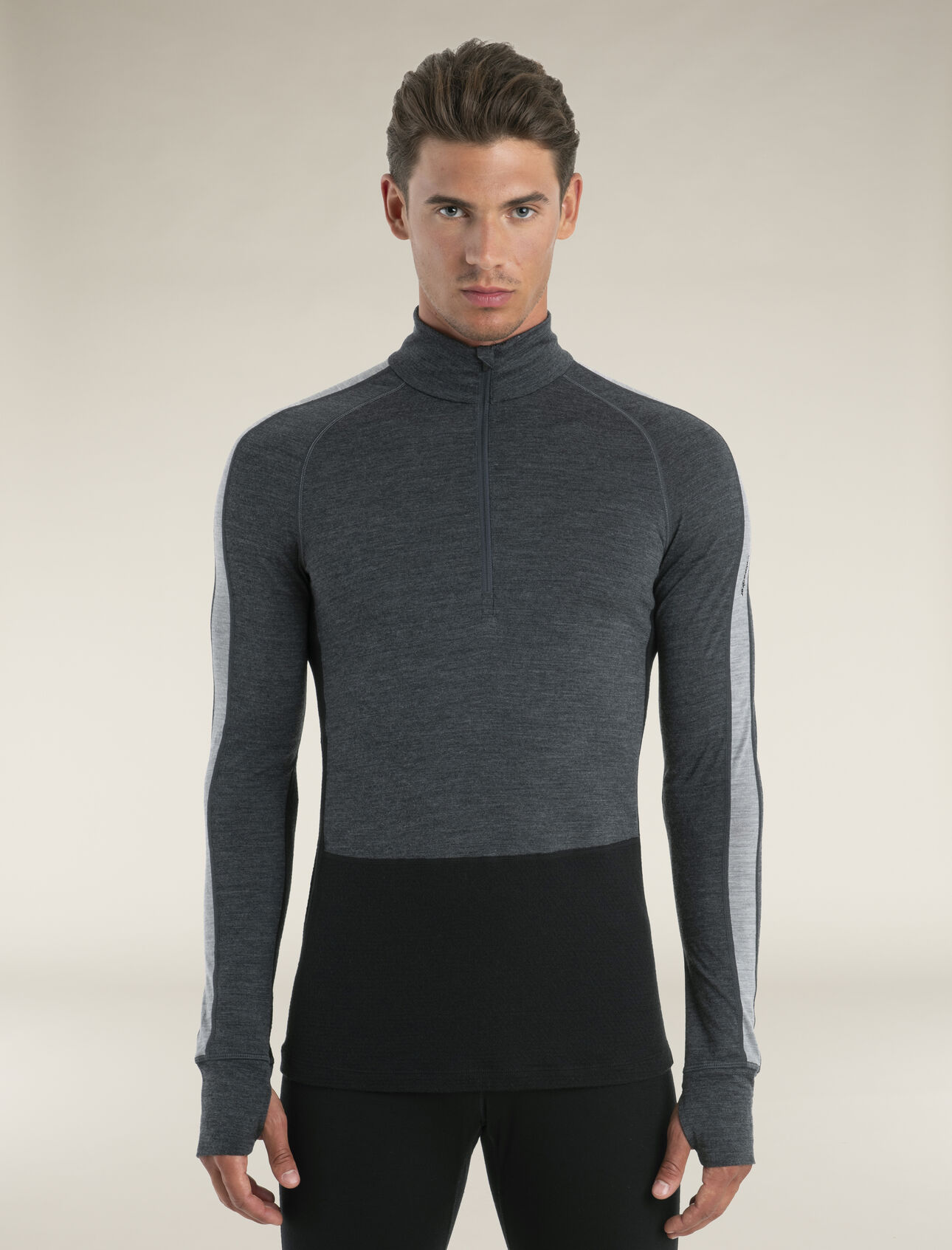 Haut isotherme à manches longues et demi-glissière 200 ZoneKnit™ en mérinos Hommes Couche de base à grammage intermédiaire conçue pour réguler la température lors des efforts intenses, le demi-zip manches longues mérinos 200 ZoneKnit™ est entièrement composé de laine mérinos naturelle. 