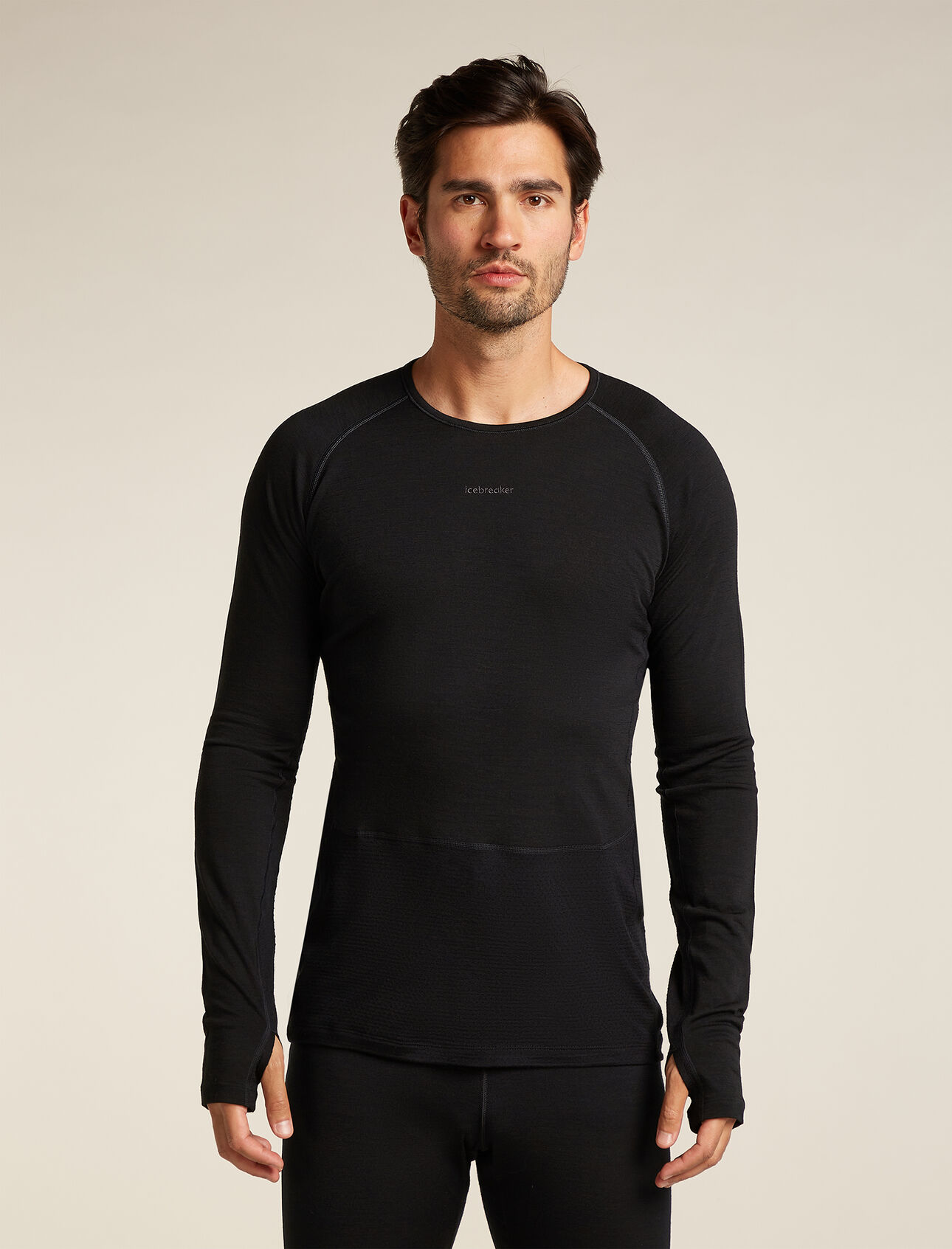 Merino 200 ZoneKnit™ Thermo-Langarmshirt mit Rundhalsausschnitt Herren A midweight baselayer designed for intense activity and made with 100% merino wool fabric, the 200 ZoneKnit™ Long Sleeve Crewe features our ZoneKnit technology for ample breathability. 