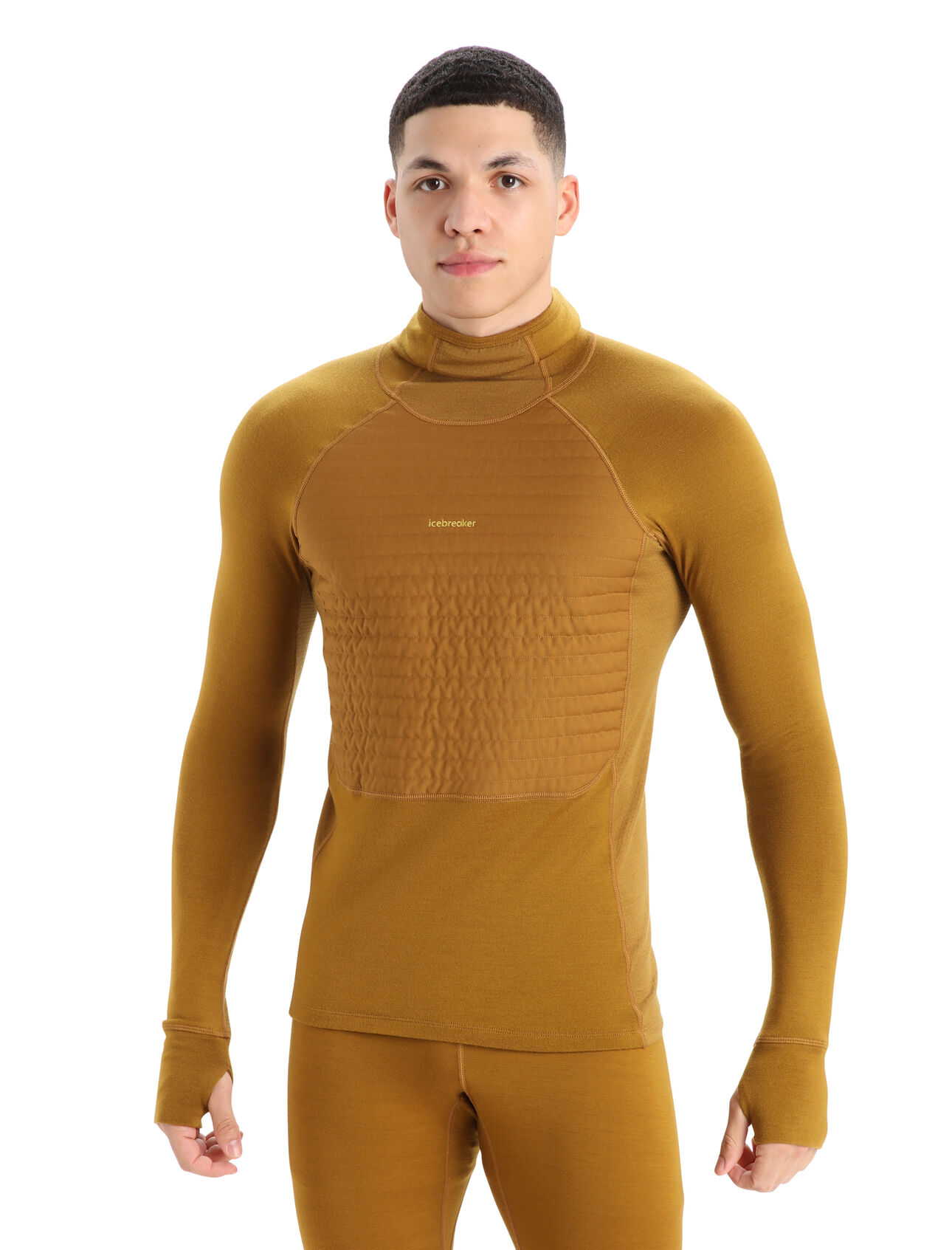 Haut à capuche manches longues mérinos isolation ZoneKnit™ Homme Couches de base haute performance en laine mérinos conçue pour les activités intenses et les aventures techniques en montagne, le haut à capuche manches longues isolation ZoneKnit™ allie notre technologie de construction par zones ZoneKnit à un panneau d’isolation molletonné MerinoLoft™ au niveau de la poitrine pour plus de chaleur.