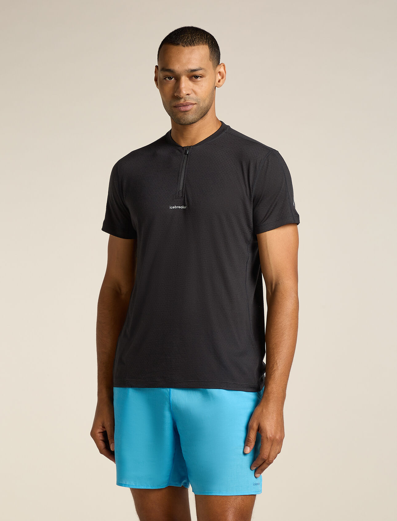 Merinomix 125 Cool-Lite™ Speed Kurzarmshirt mit Viertelreißverschluss Herren Our lightest, most breathable performance tee featuring a quarter-zip design and Cool-Lite™ eyelet mesh throughout, the Merino Blend 125 Cool-Lite™ Speed Short Sleeve Quarter Zip is ideal for running and any other high-intensity pursuits in warm conditions. 