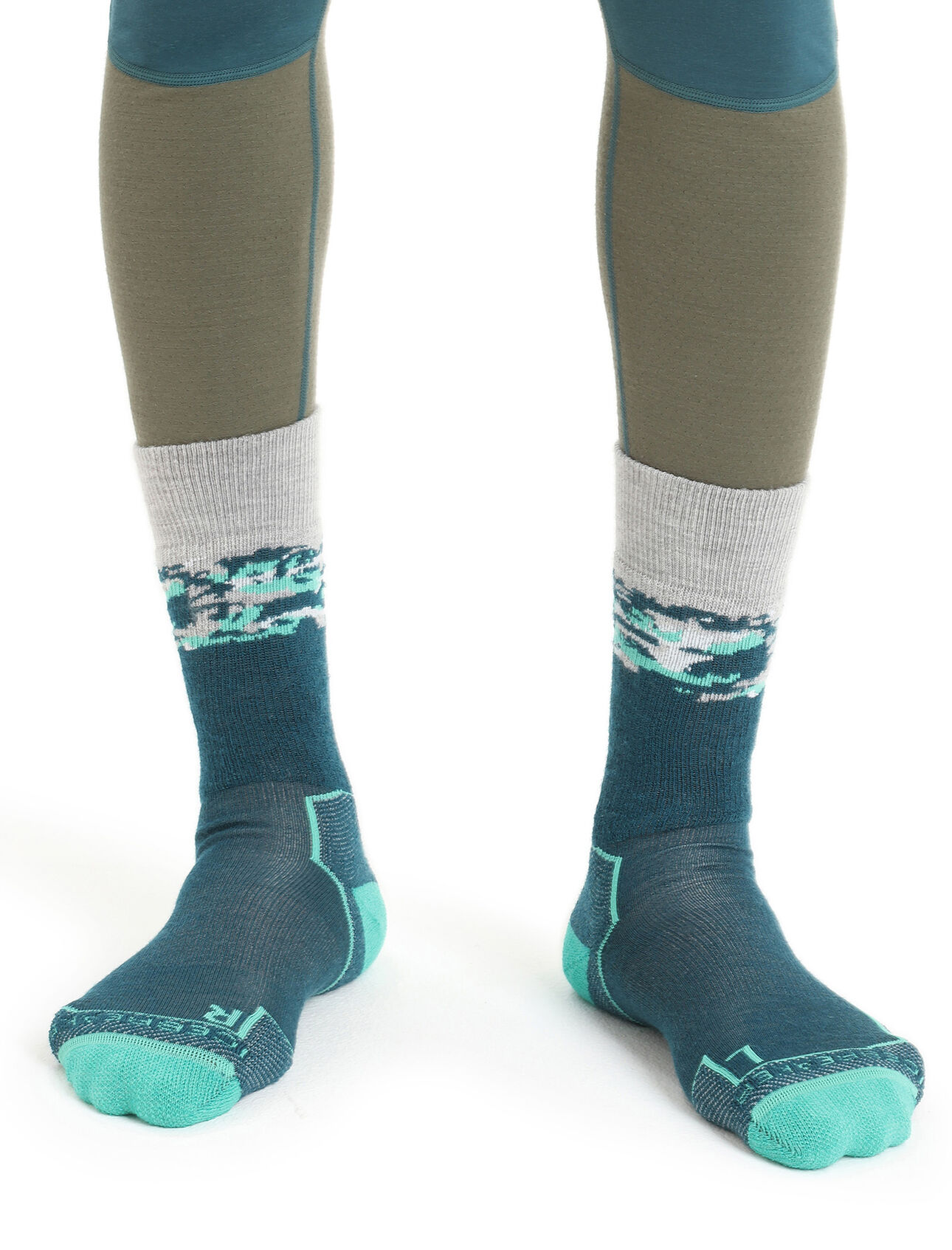Mens Merino Hike+ Medium Crew Sedimentary Socks Durable, crew-length merino wool socks that are stretchy, breathable, and naturally odor-resistant with full cushion, the Hike+ Medium Crew Sedimentary socks feature an anatomical sculpted design for day hikes and backpacking trips.