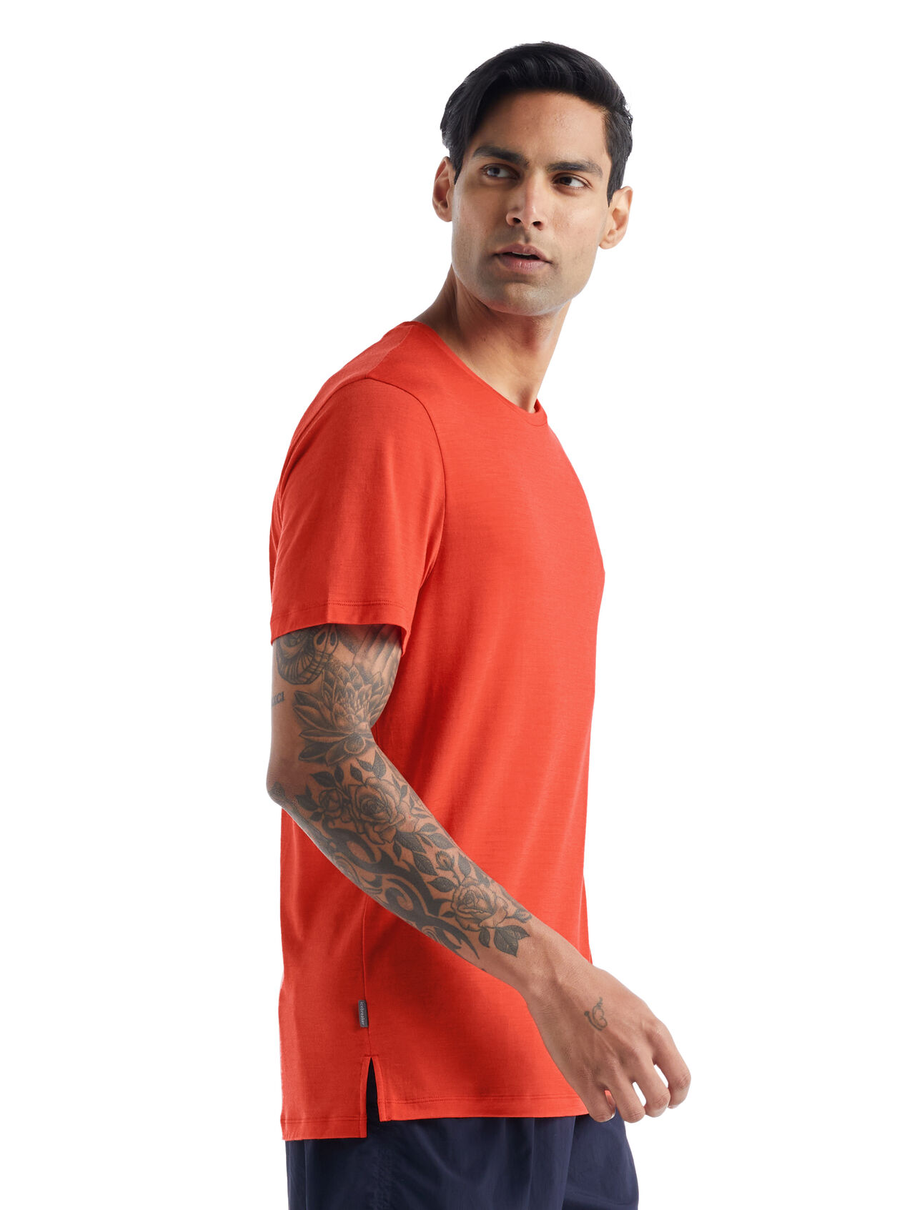 Mens Merino Sphere II Short Sleeve T-Shirt A soft merino-blend tee made with our lightweight Cool-Lite™ jersey fabric, the Sphere II Short Sleeve Tee provides natural breathability, odor resistance and comfort.