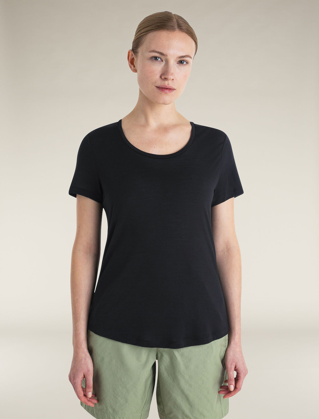 Womens Merino Blend 125 Cool-Lite™ Sphere Short Sleeve Scoop T-Shirt Soft, comfortable and versatile for a wide variety of active pursuits, the Merino 125 Cool-Lite™ Sphere III Long Sleeve Tee features our lightweight Cool-Lite™ merino jersey with a flattering scooped neckline.