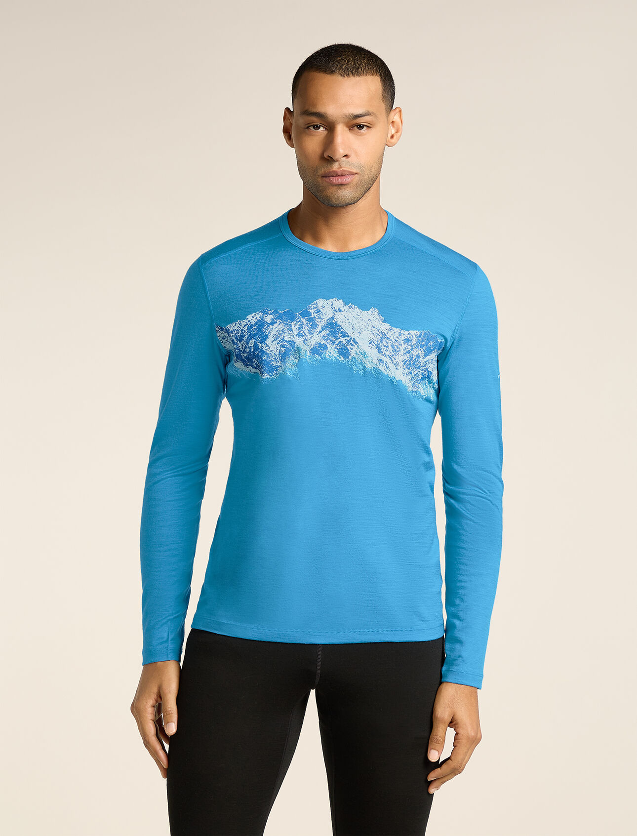 Mens Merino 200 Oasis Long Sleeve Crewe Thermal Top Remarkables The benchmark against which all others are judged, the 200 Oasis Long Sleeve Crewe Remarkables features our most versatile merino jersey fabric for year-round layering performance across any activity. The tee's original artwork features a screenprint of the snow-capped peaks of New Zealand's Remarkable Mountains.