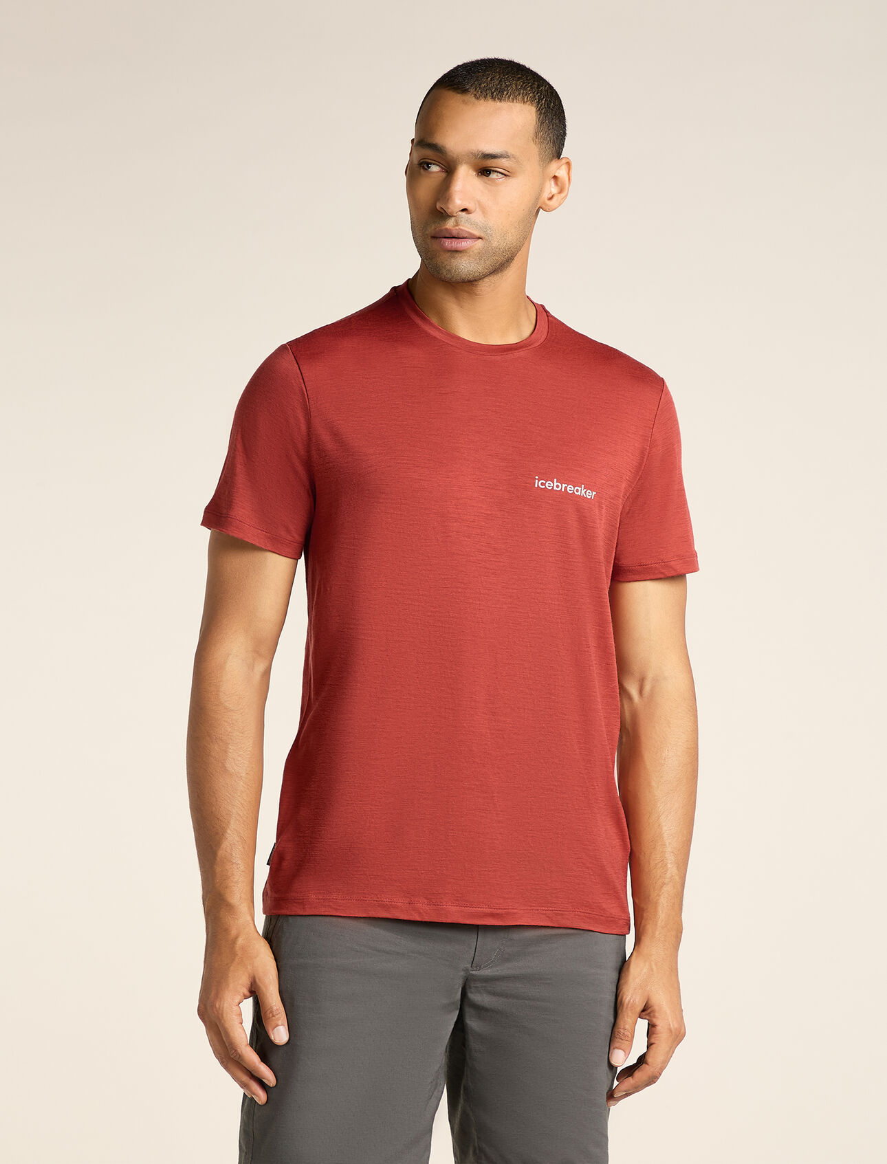 Mens Merino 150 Tech Lite Short Sleeve T-Shirt IB Wordmark Our most versatile tech tee that provides comfort, breathability and odour-resistance for four seasons worth of adventure, the Merino 150 Tech Lite Short Sleeve Tee IB Wordmark features 100% merino fabric for all-natural performance. The tee features the classic icebreaker wordmark logo on the chest. 