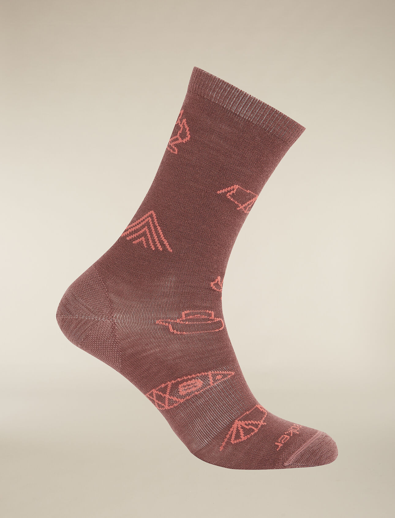 Mens Merino Lifestyle Ultralight Crew Socks Camp Essentials Ultra-lightweight, soft, and breathable for everyday comfort, the Merino Lifestyle Ultralight Crew Camp Essentials socks are made with a stretchy and luxurious merino wool blend, with reinforced heels and toes.