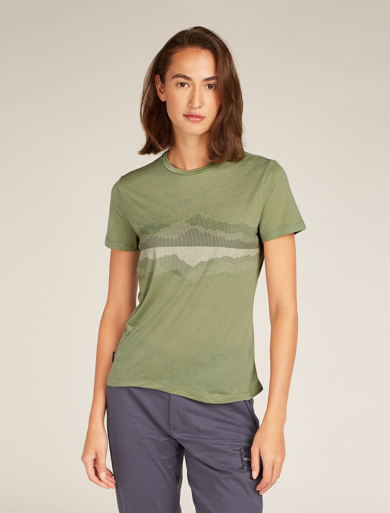 Womens Merino Blend Core Short Sleeve T-Shirt Cook Reflected A streamlined, classic-fit T-shirt made with a blend of sustainable TENCEL™ Lyocell and natural merino wool, the Merino Blend Core Short Sleeve Tee Cook Reflected offers optimal breathability, comfort and odour resistance for everyday adventures. The graphic artwork draws inspiration from New Zealand's Mt. Cook reflected in an alpine lake.