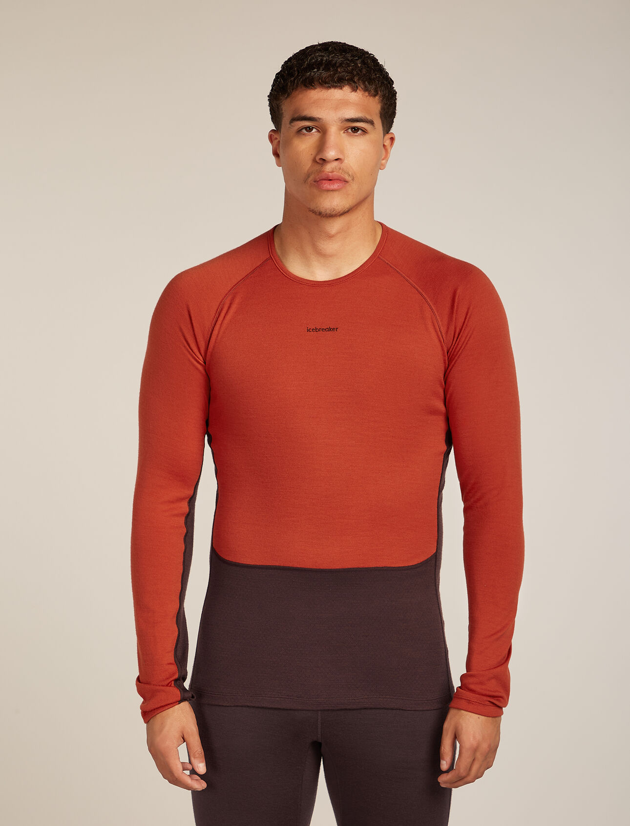 Mens Merino 260 ZoneKnit™ Long Sleeve Crew Thermal Top A heavyweight merino wool base layer top designed to help regulate temperature during high-intensity activity, the 260 ZoneKnit™ Long Sleeve Crewe features 100%  and natural merino wool. 