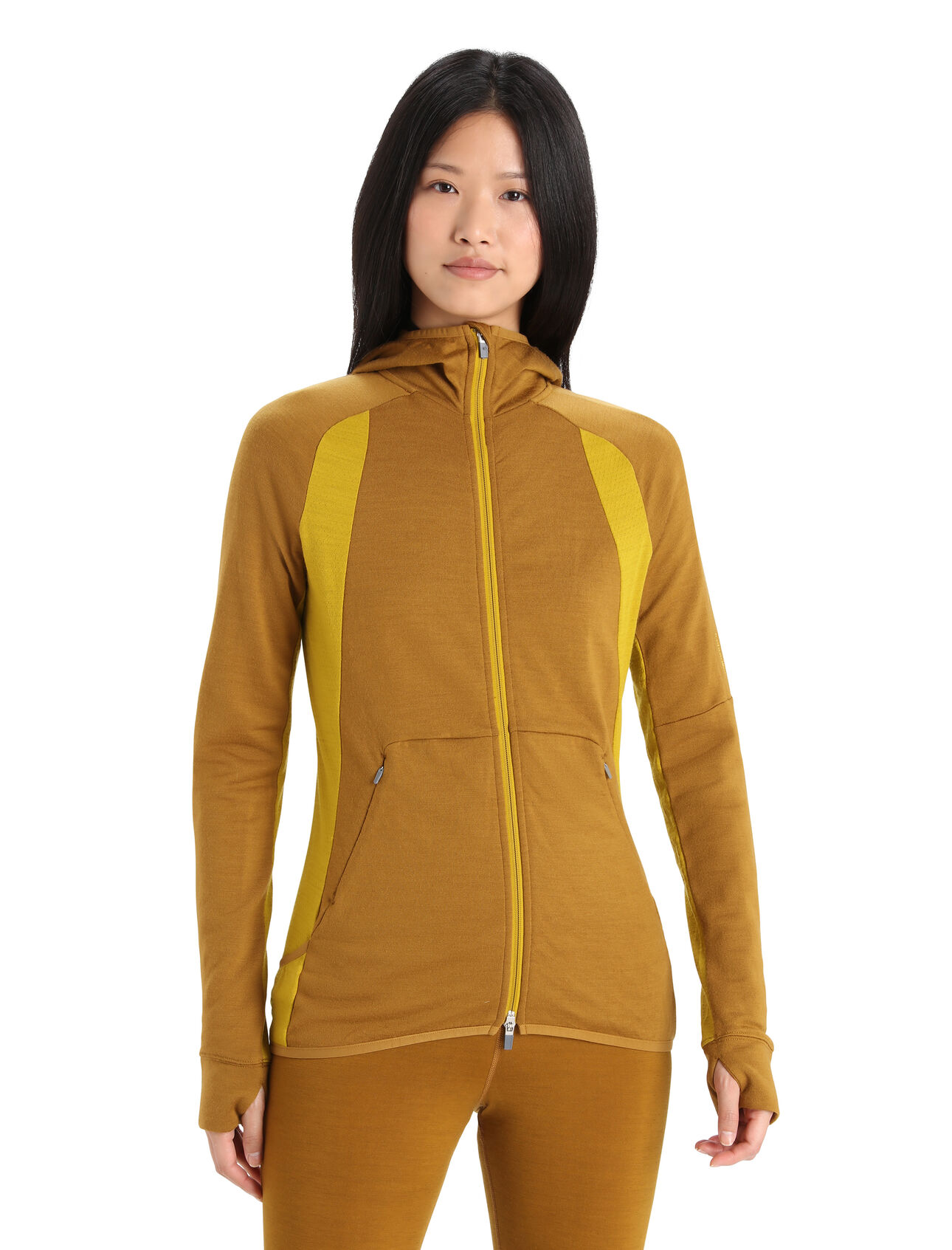 dla kobiet Bluza z kapturem zapinana na zamek ZoneKnit™ z wełny merino z długim rękawem Średniej grubości bluza ZoneKnit™ zaprojektowana jest z myślą o równowadze między ciepłem a przepuszczalnością powietrza podczas ruchu. Ten model z długim rękawem, kapturem i zamkiem błyskawicznym łączy dzianinę dżersejową Cool-Lite™ ze strategicznie rozmieszczoną siateczką dla jeszcze lepszej wentylacji.  