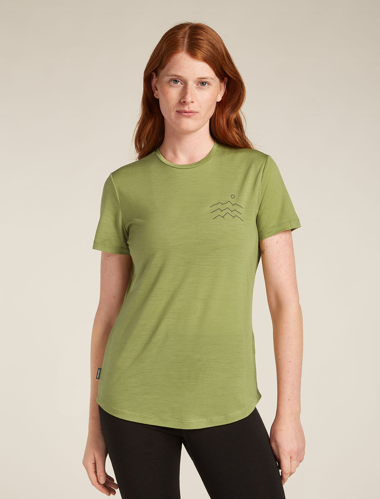 Womens Merino Blend 125 Cool-Lite™ Sphere Short Sleeve T-Shirt Across the Peaks Soft, comfortable and versatile for a wide variety of active pursuits, the Merino Blend 125 Cool-Lite™ Sphere Short Sleeve Tee Across the Peaks features our lightweight Cool-Lite™ merino jersey. The original artwork by Kinsey Hotchkiss draws inspiration from the Three Peaks Trail in Boulder, Colorado. 