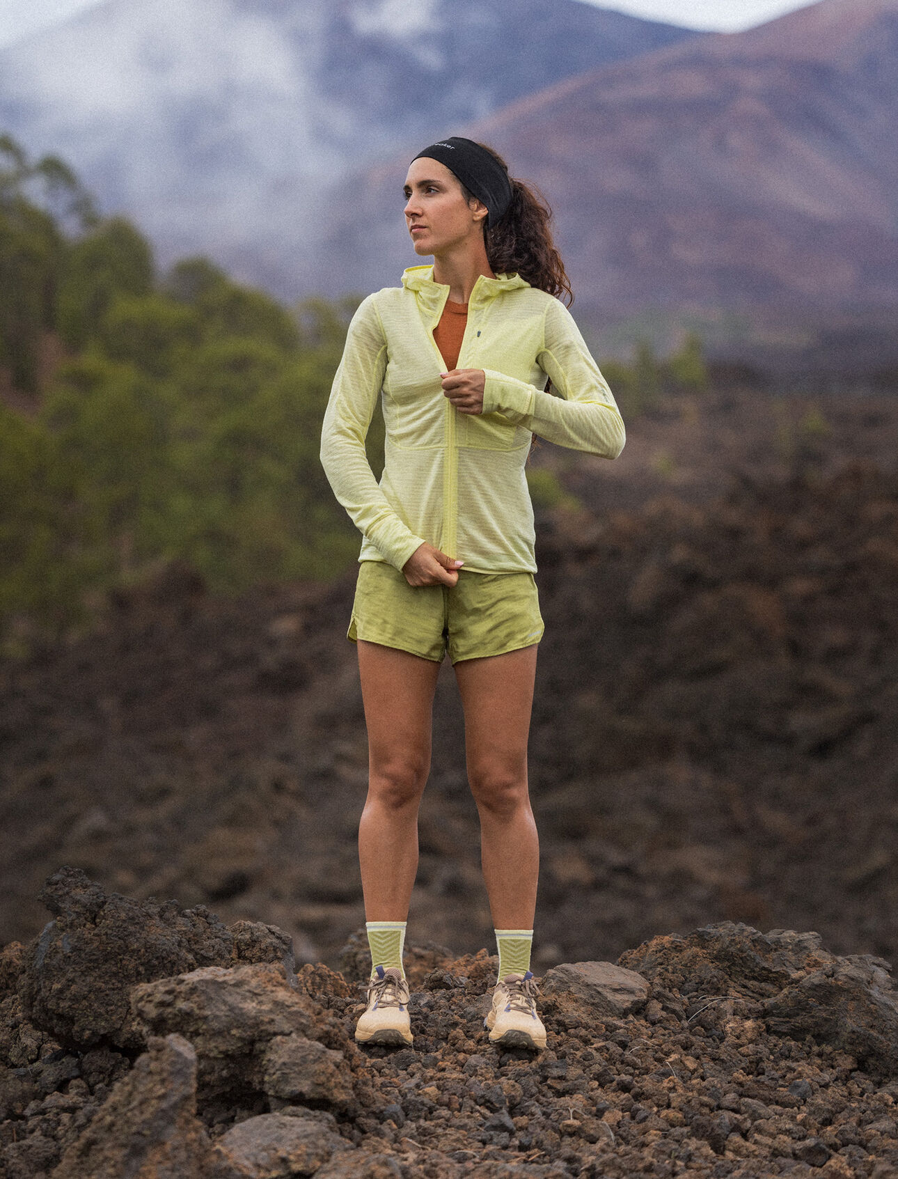 Womens Merino Blend 200 Realfleece™ Descender Long Sleeve Zip Hoodie A lightweight and versatile merino-blend mid layer ideal for high-intensity pursuits in cool to cold conditions, the Merino Blend 200 Realfleece™ Descender Long Sleeve Zip Hoodie features underarm panels of Cool-Lite™ mesh for optimal ventilation.