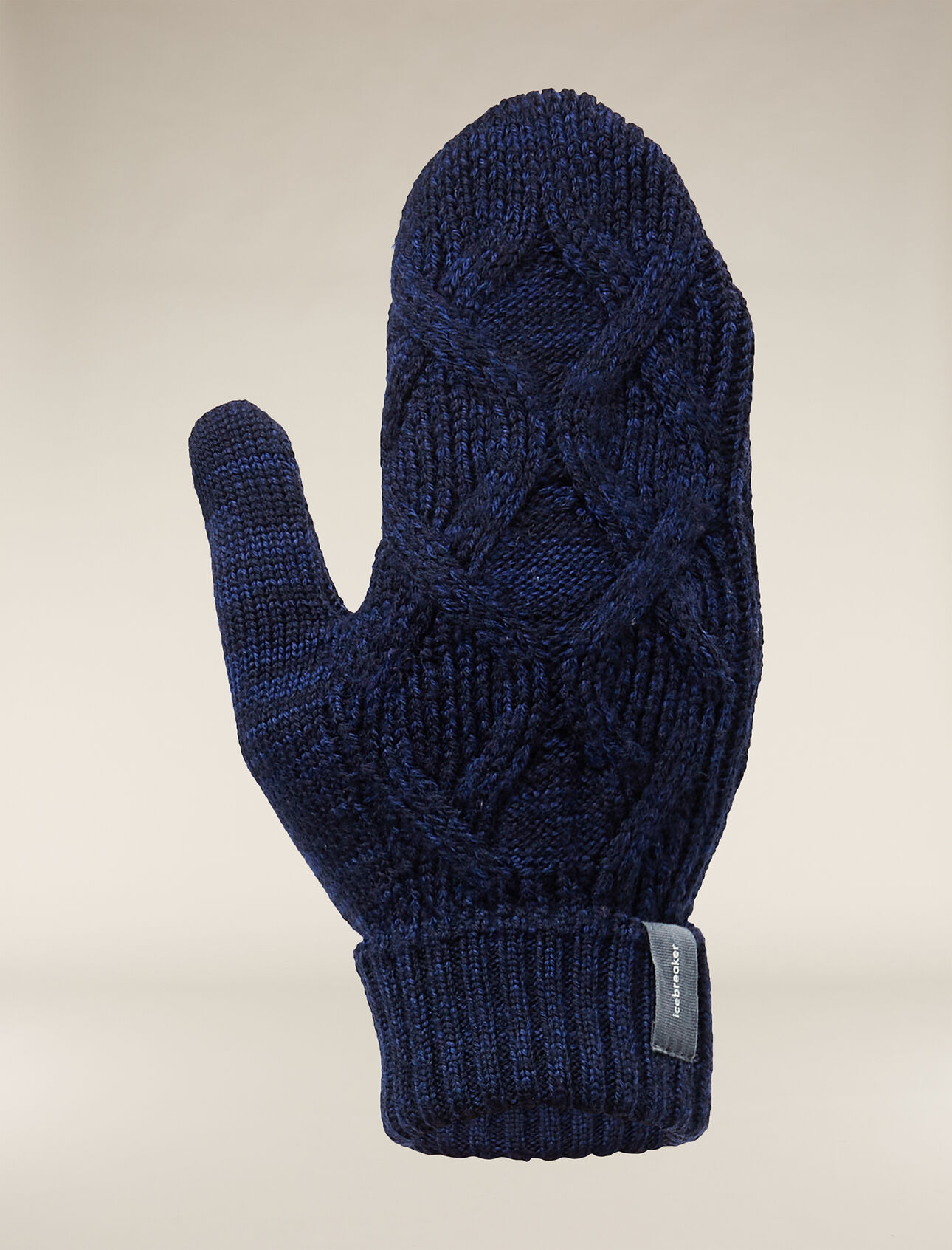 colección unisex Manoplas Merino Cable Knit El Merino Cable Knit es un gorro clásico, suave y ligero de punto de ochos confeccionado con 100 % lana merina que te abriga con mucho estilo en invierno. 