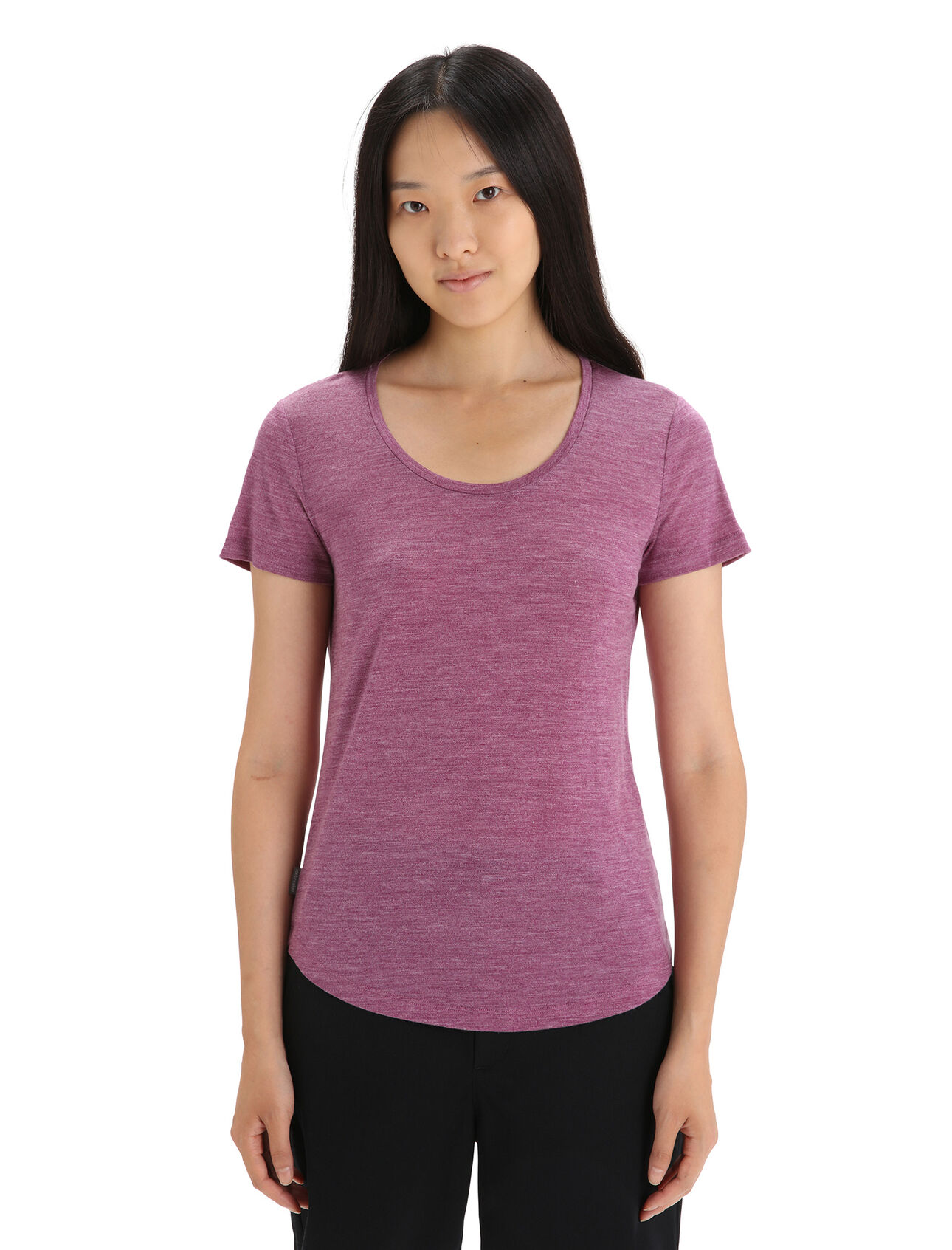 T-shirt in lana merino Sphere II Donna Morbida maglietta in misto di lana merino realizzata in Cool-Lite™, il nostro leggero tessuto di jersey, la maglietta a maniche corte Sphere II è naturalmente traspirante, antiodore e confortevole. 