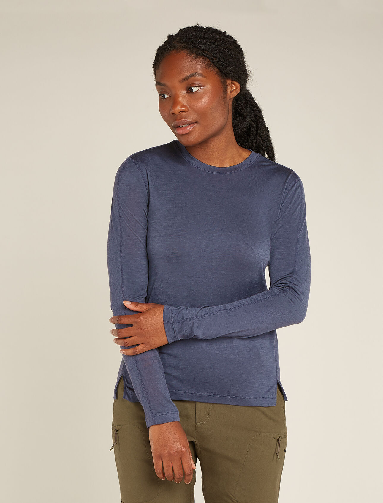 150 MerinoFine™ Ace Langarmshirt Damen Ein leichtes, überall einsetzbares Funktionsshirt für hohe Intensität, das MerinoFine™ Ace Langarmshirt reguliert auf natürliche Weise die Körpertemperatur und hemmt die Geruchsbildung dank 100% ultrafeiner Merinowolle.