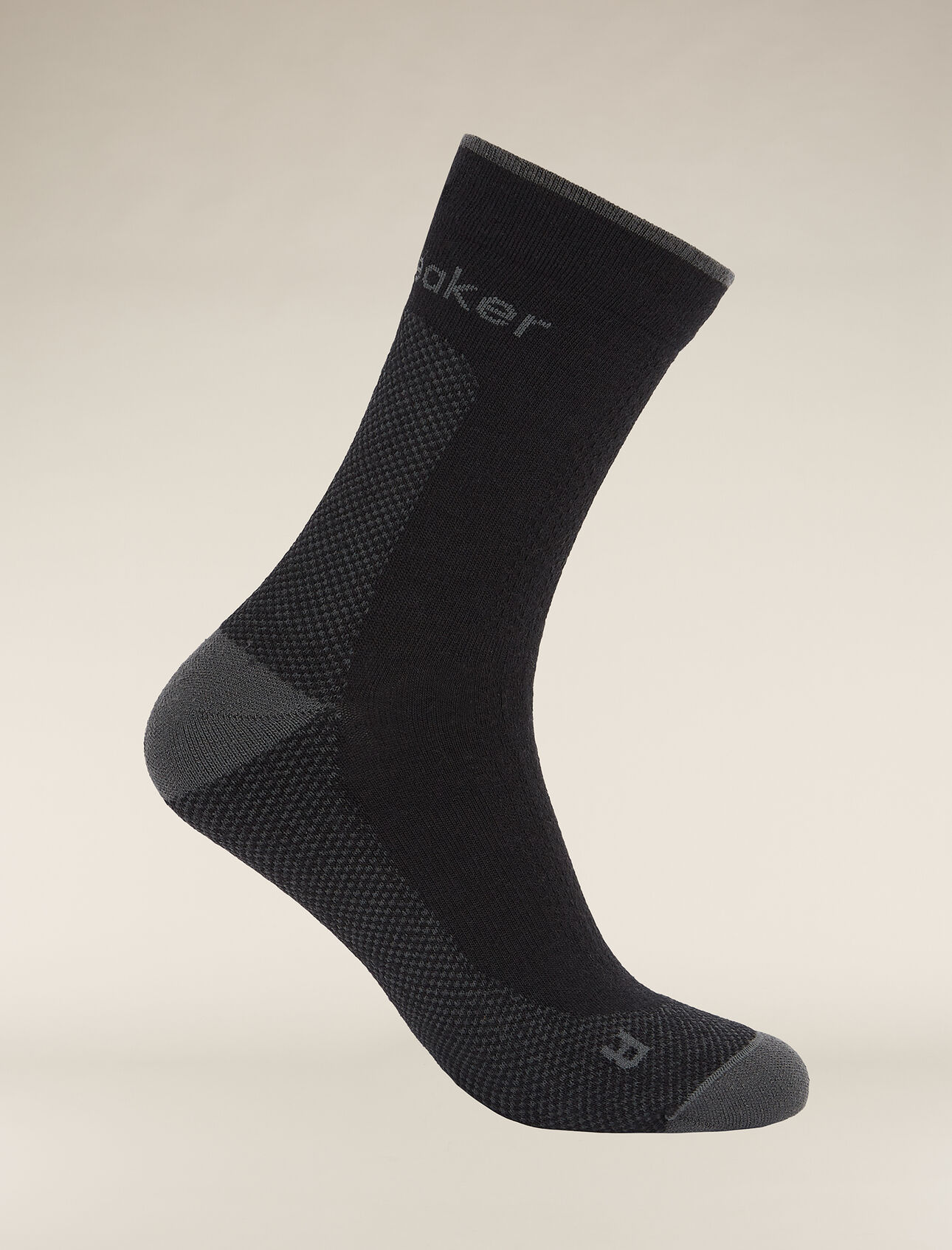 Mens Merino Hike+ Ultralight Socks Quarter The Hike+ Ultralight Quarter socks feature an anatomical sculpted and ultralight design, for maximum ventilation and temperature regulation on warm-weather trail adventures.