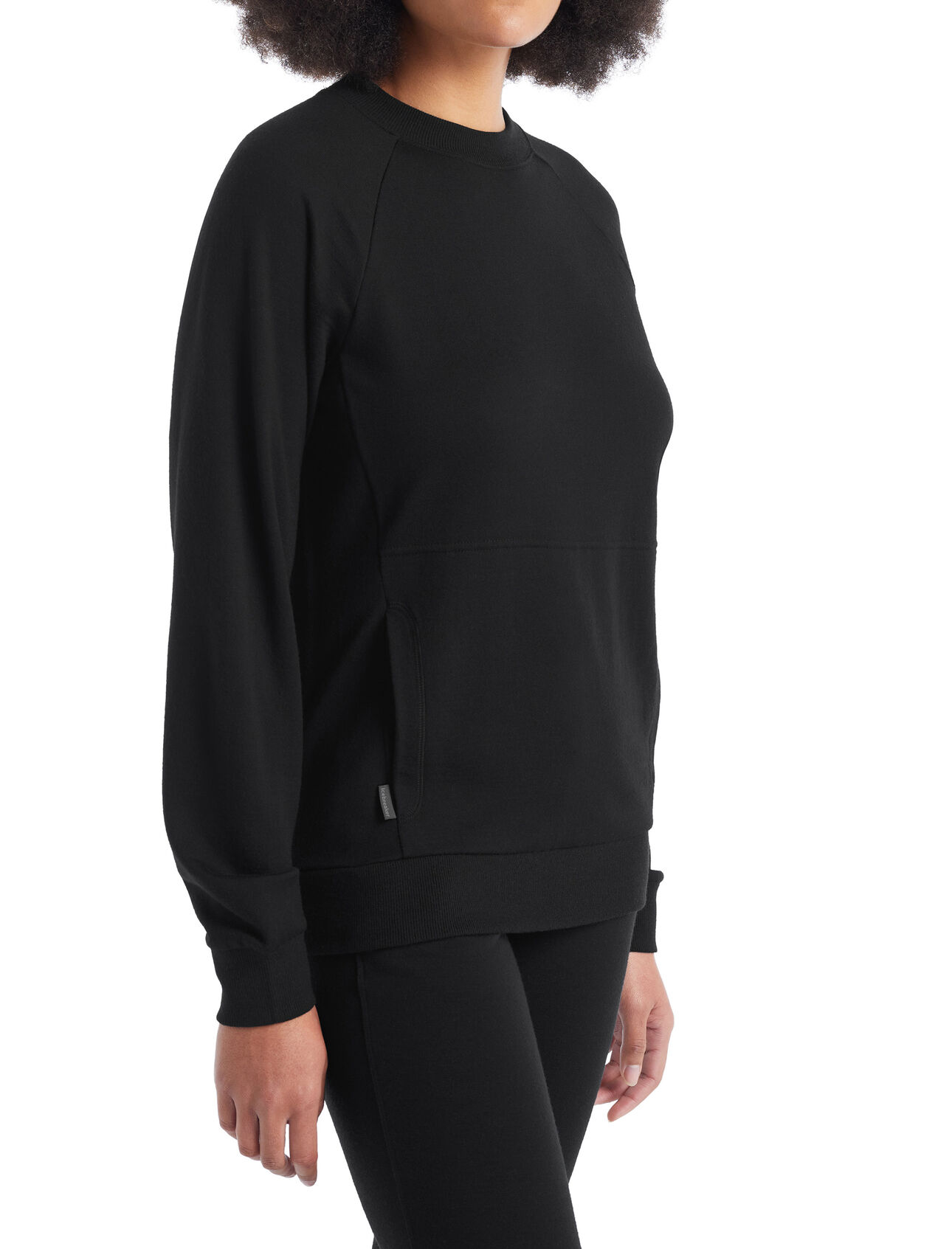 Womens Merino Helliers Terry Long Sleeve Sweatshirt  A classic, everyday sweatshirt ideal for cool-weather layering, the Helliers Terry Long Sleeve Sweatshirt features 100% merino wool terry fabric for super-soft comfort and natural breathability. 