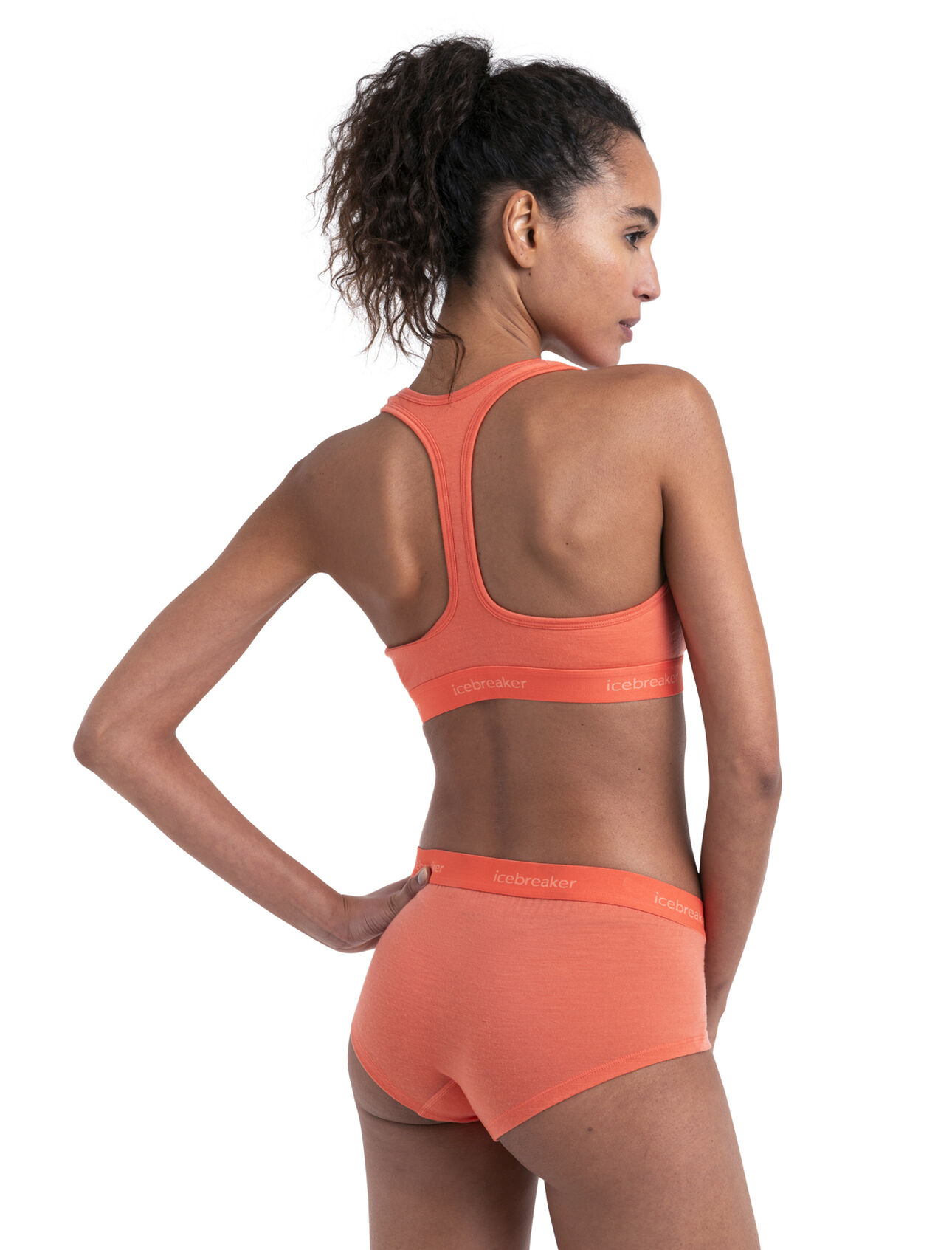 Racerback Bras are Extremely Versatile, so Anyone can Wear Them