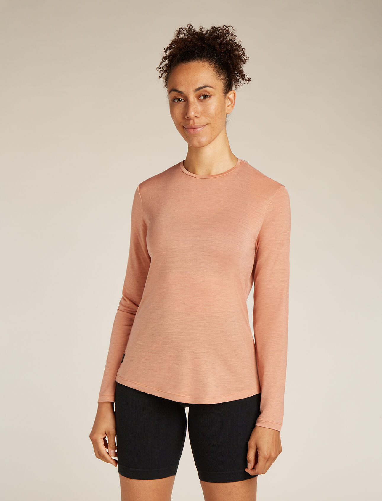 Womens Merino Blend 125 Cool-Lite™ Sphere Long Sleeve T-Shirt Soft, comfortable and versatile for a wide variety of active pursuits, the Merino 125 Cool-Lite™ Sphere III Long Sleeve Tee features our lightweight Cool-Lite™ merino jersey.